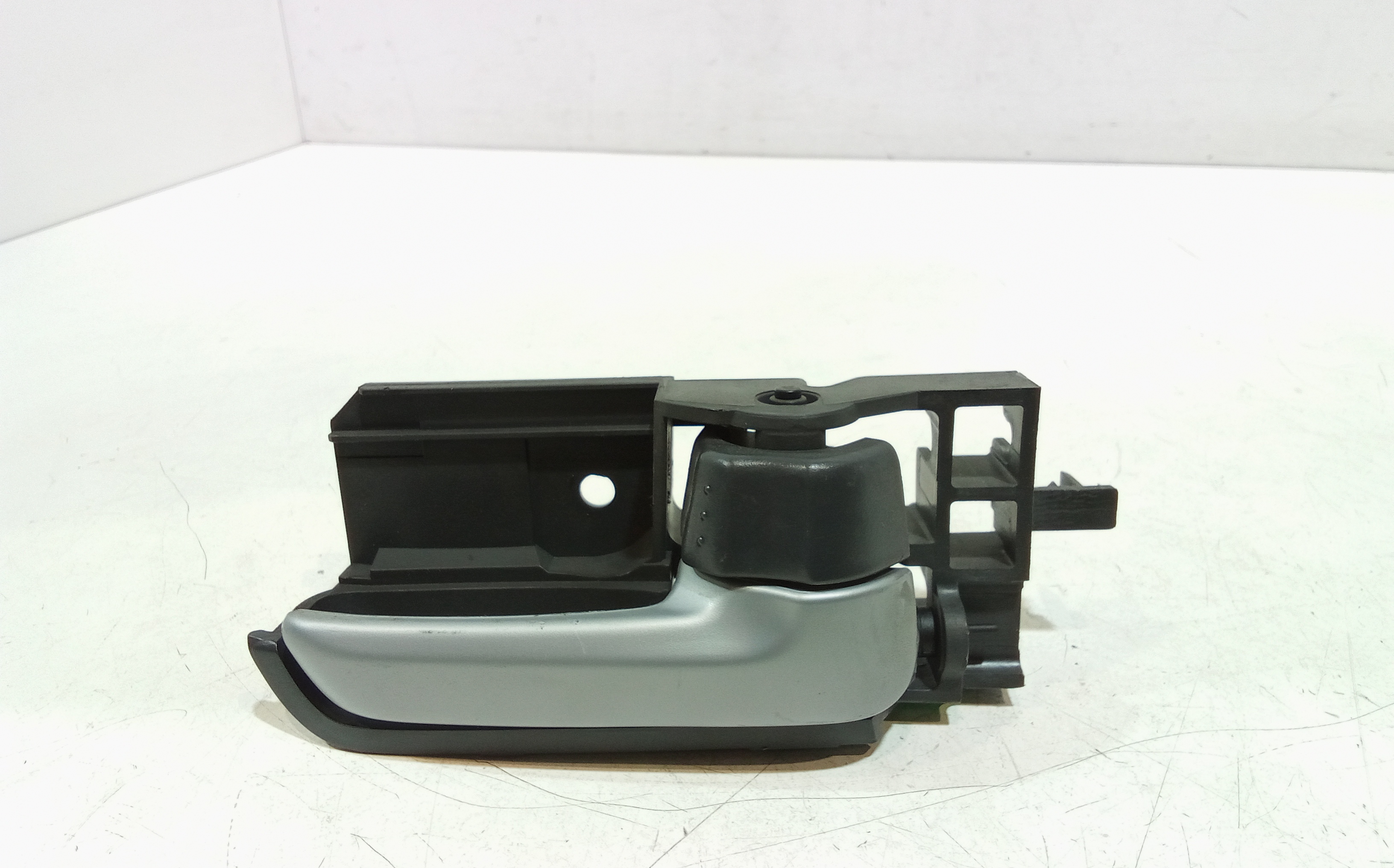 Maniglia Int. Apertura Porta Ant. Destro Usato