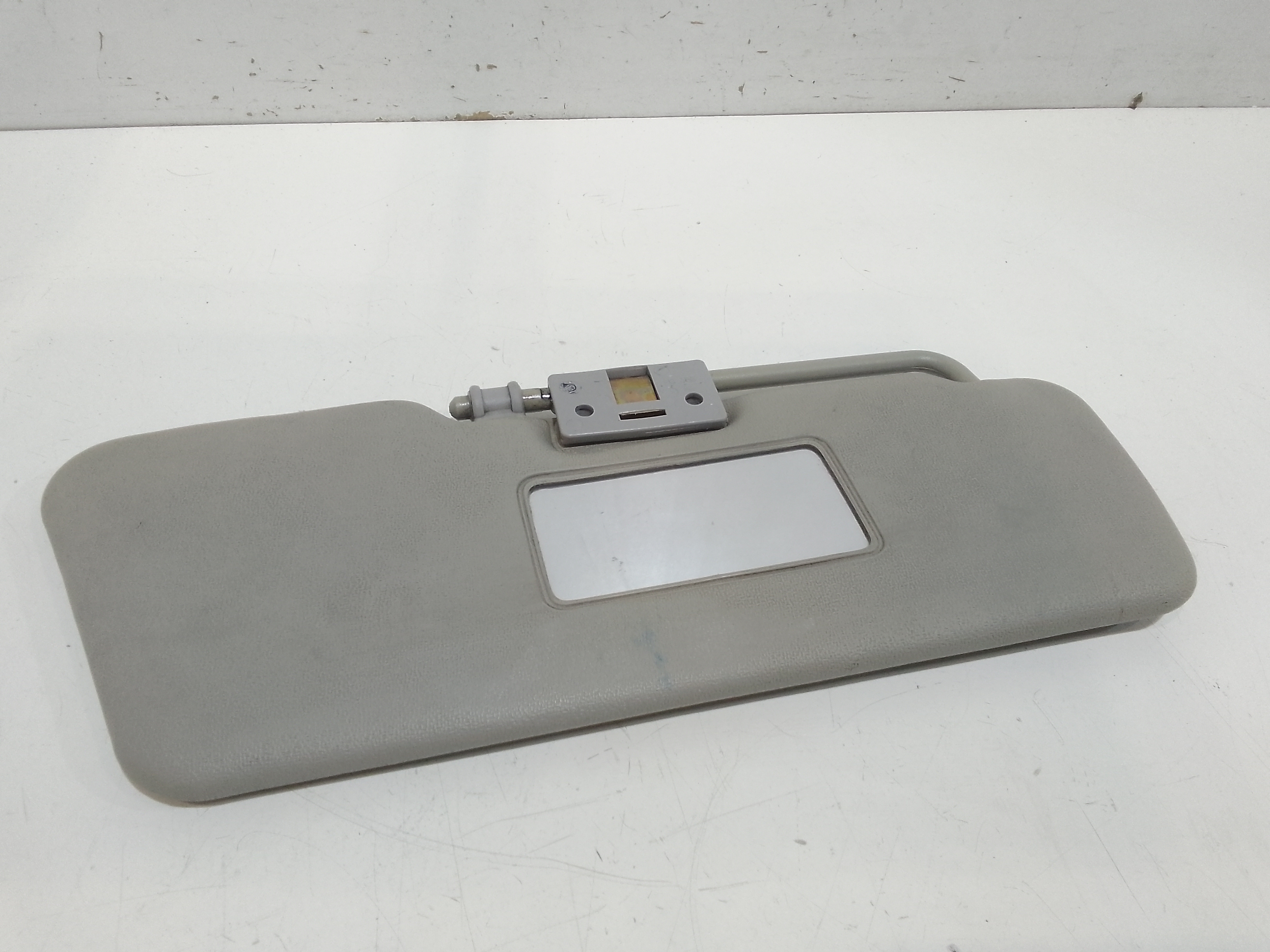 Aletta Parasole Parabrezza Destro 735244339 Usato