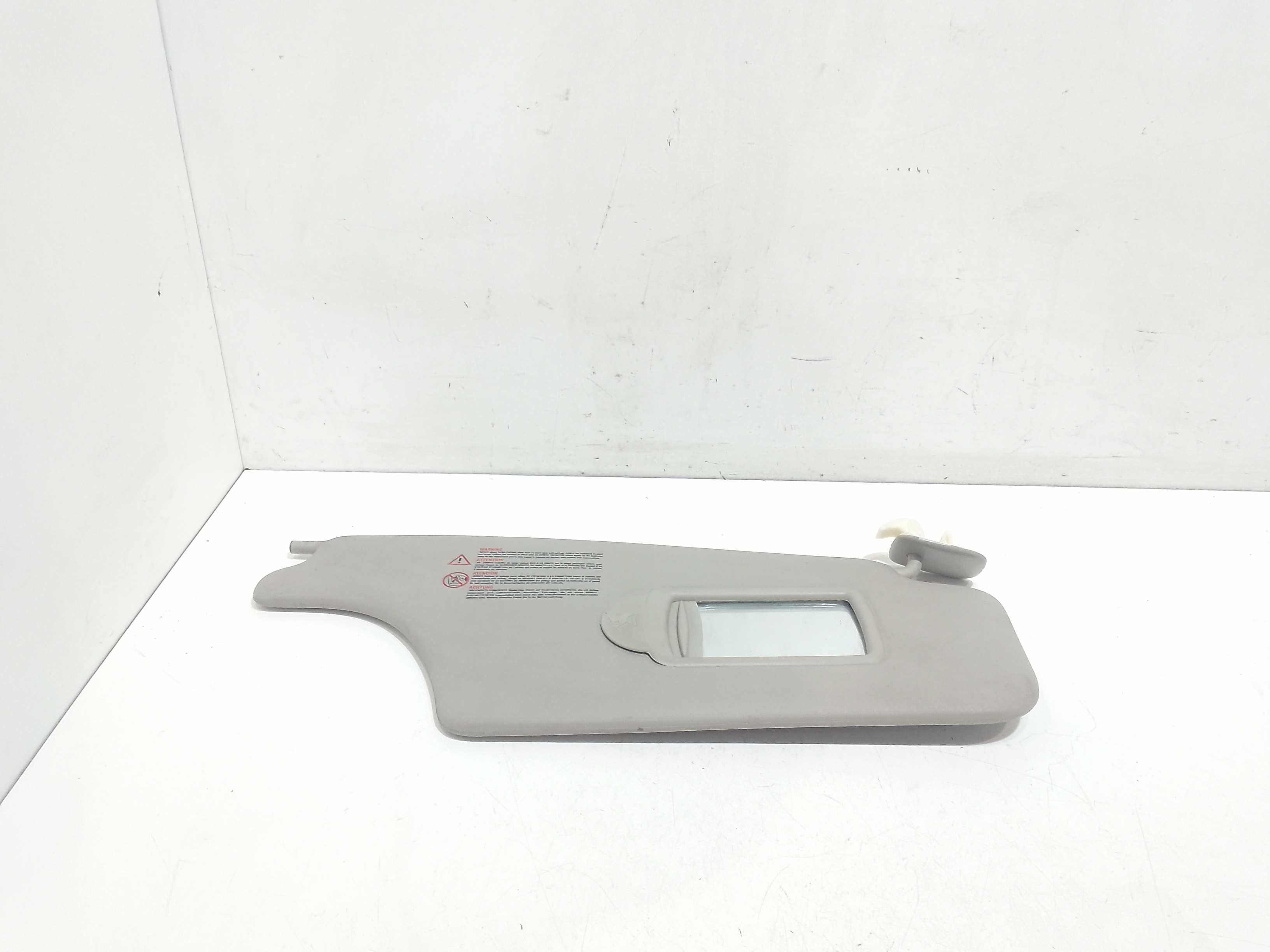 Aletta Parasole Parabrezza Destro 8200213199 Usato