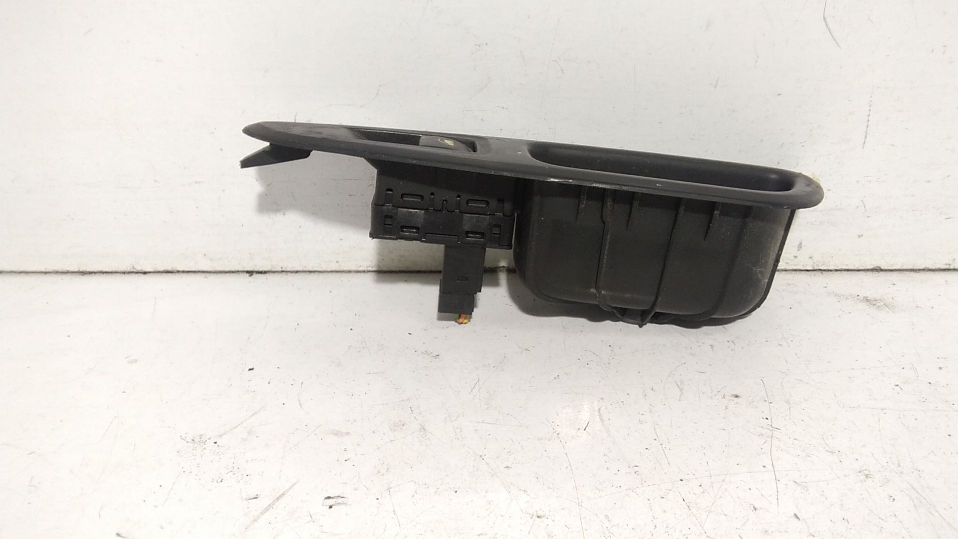 Interruttore Alzacristalli Porta Post. Destro Usato