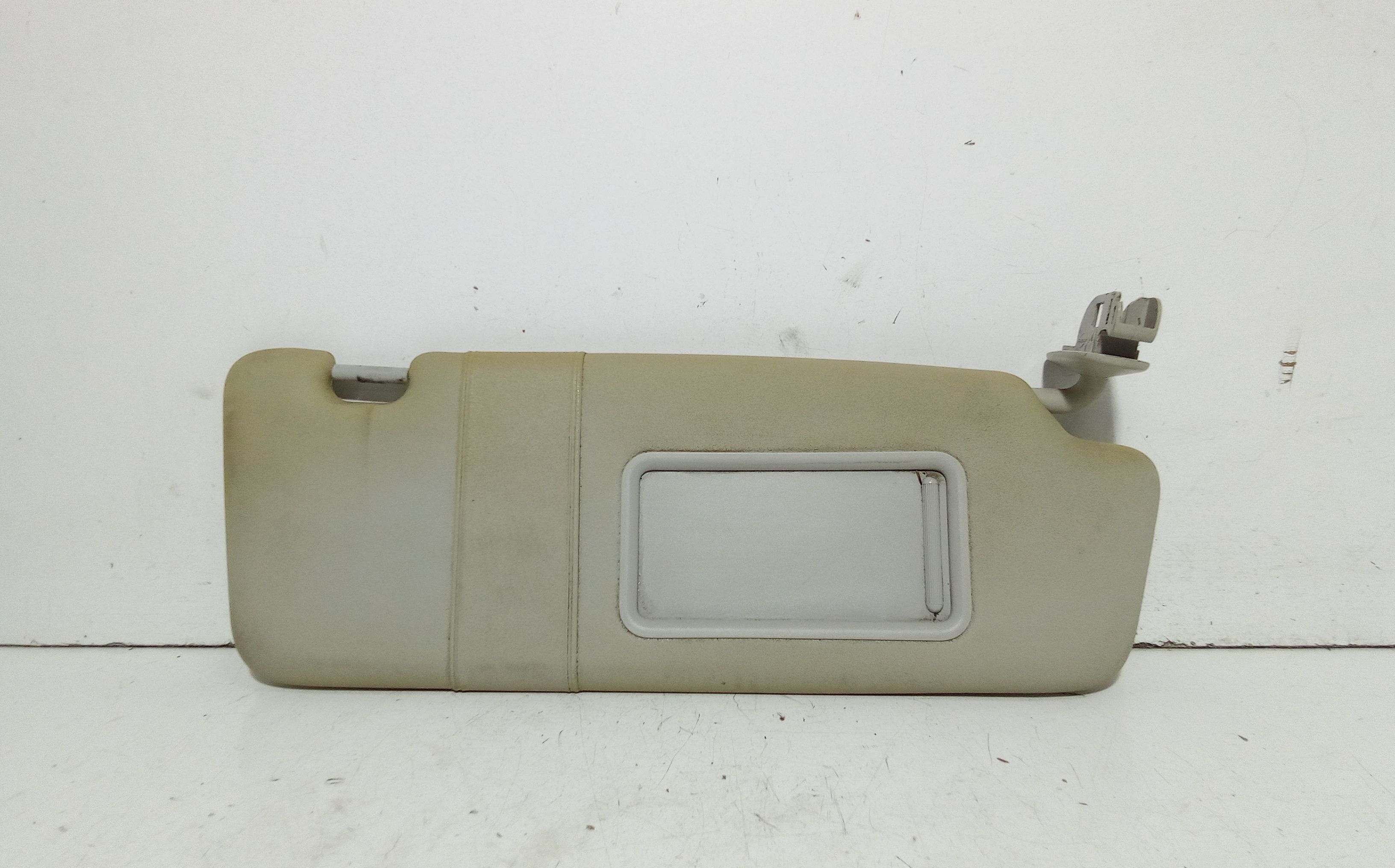 Aletta Parasole Parabrezza Destro 6Q0857552F2F4 Usato