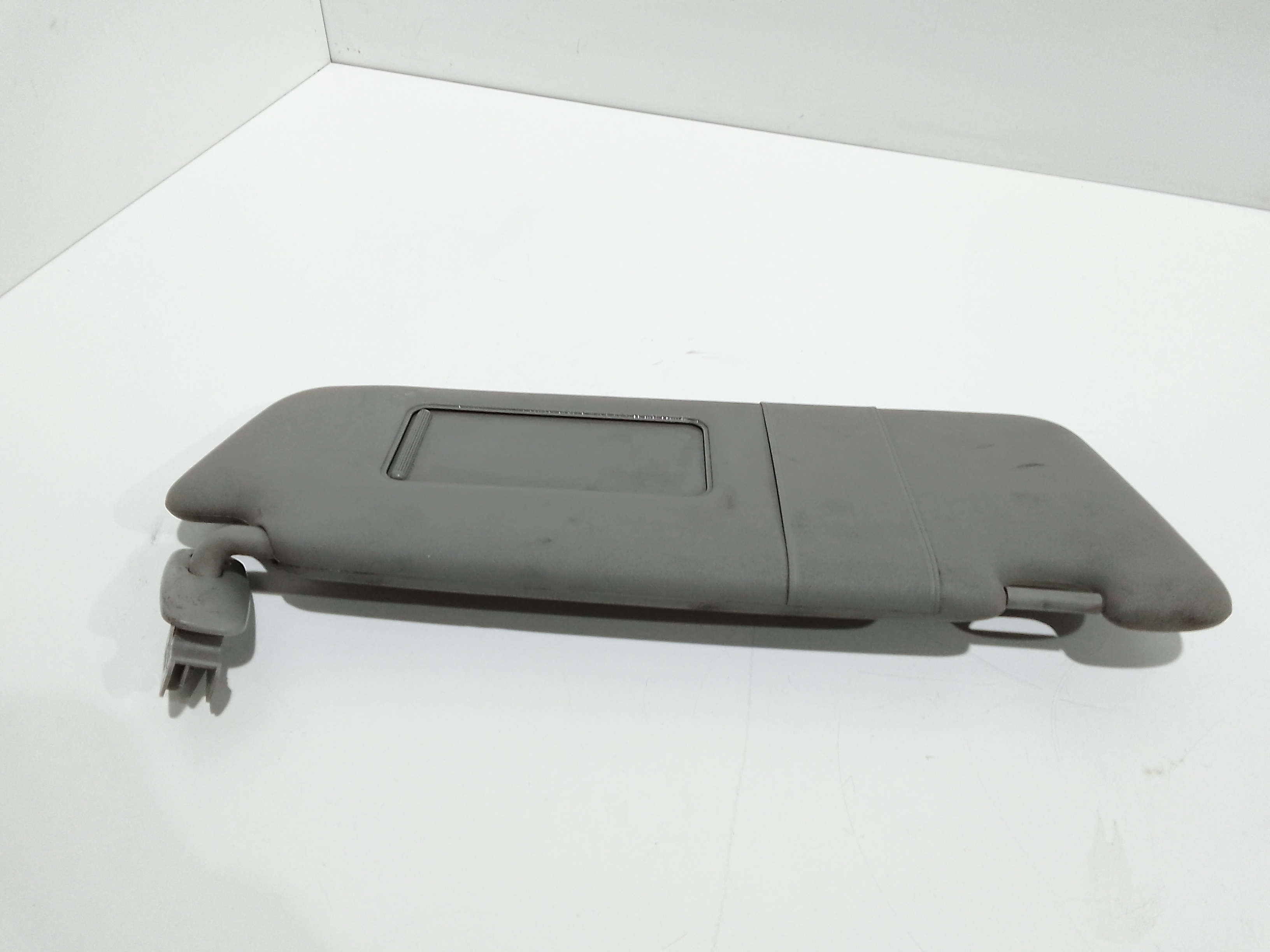 Aletta Parasole Parabrezza Destro 8E08575521X5 Usato