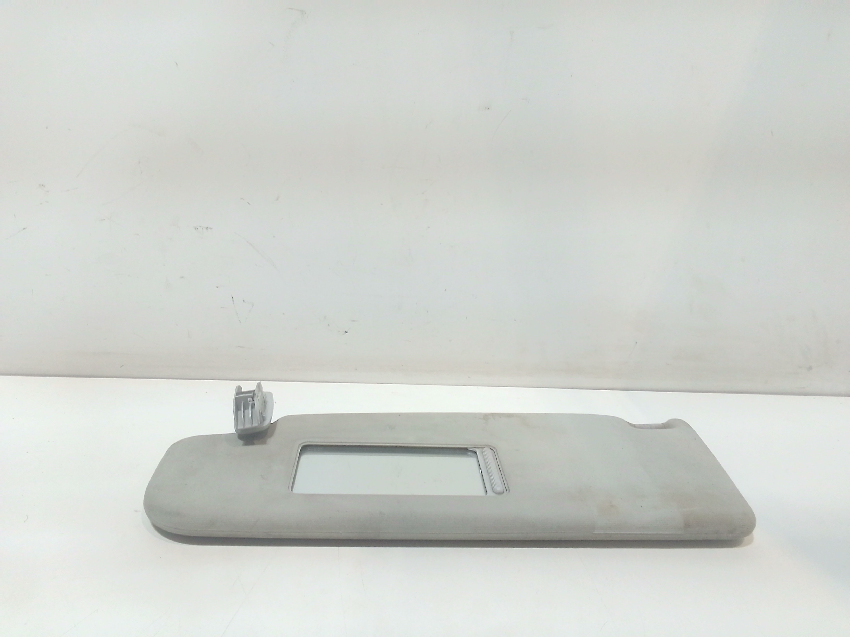 Aletta Parasole Parabrezza Sinistro 3B0857551AM2F4 Usato