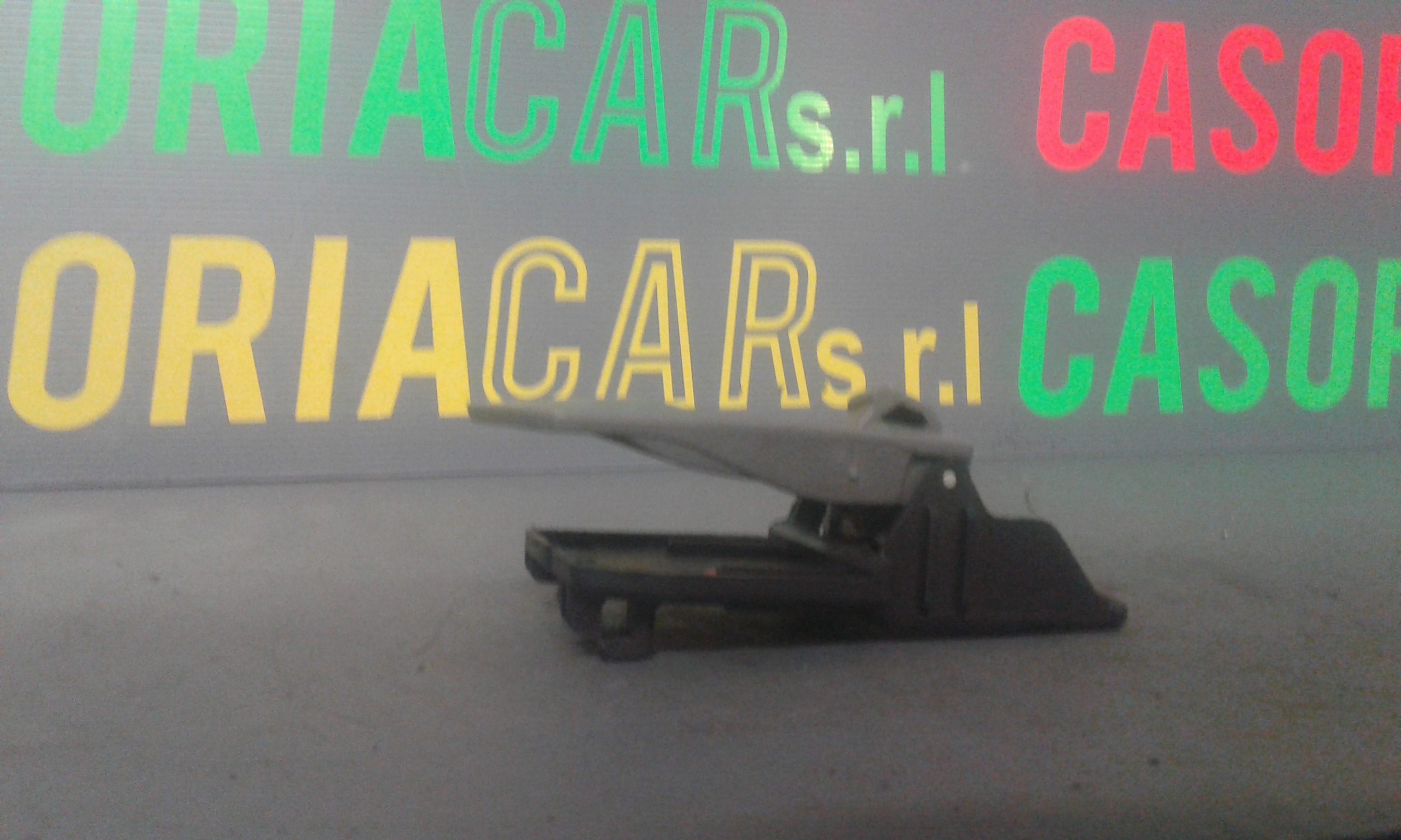 Maniglia Int. Apertura Porta Post. Destro 0K2FA5833044 Usato