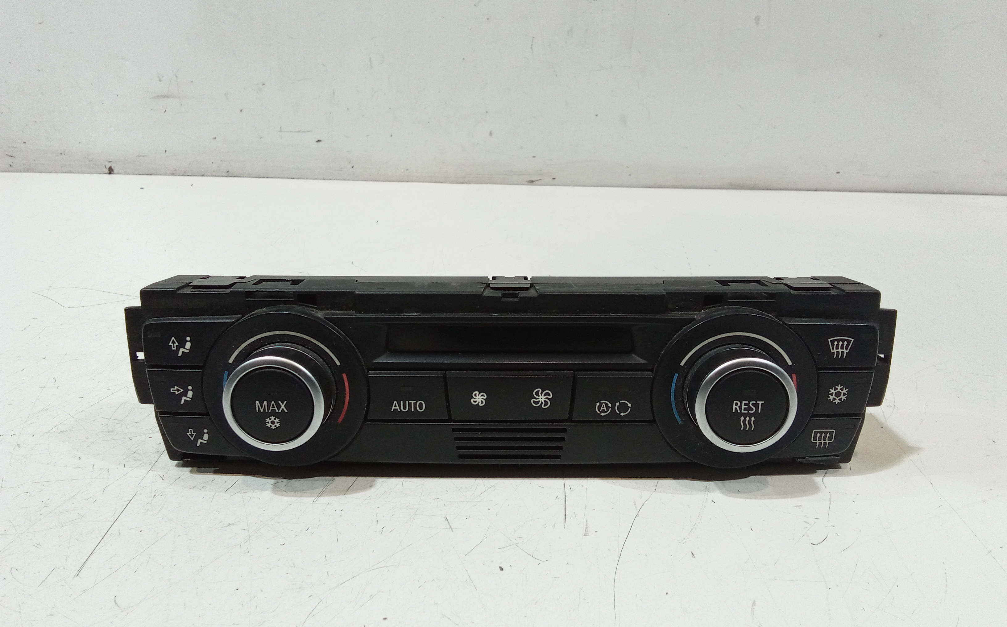 Blocco Comando Climatizzazione 64119190922 Usato