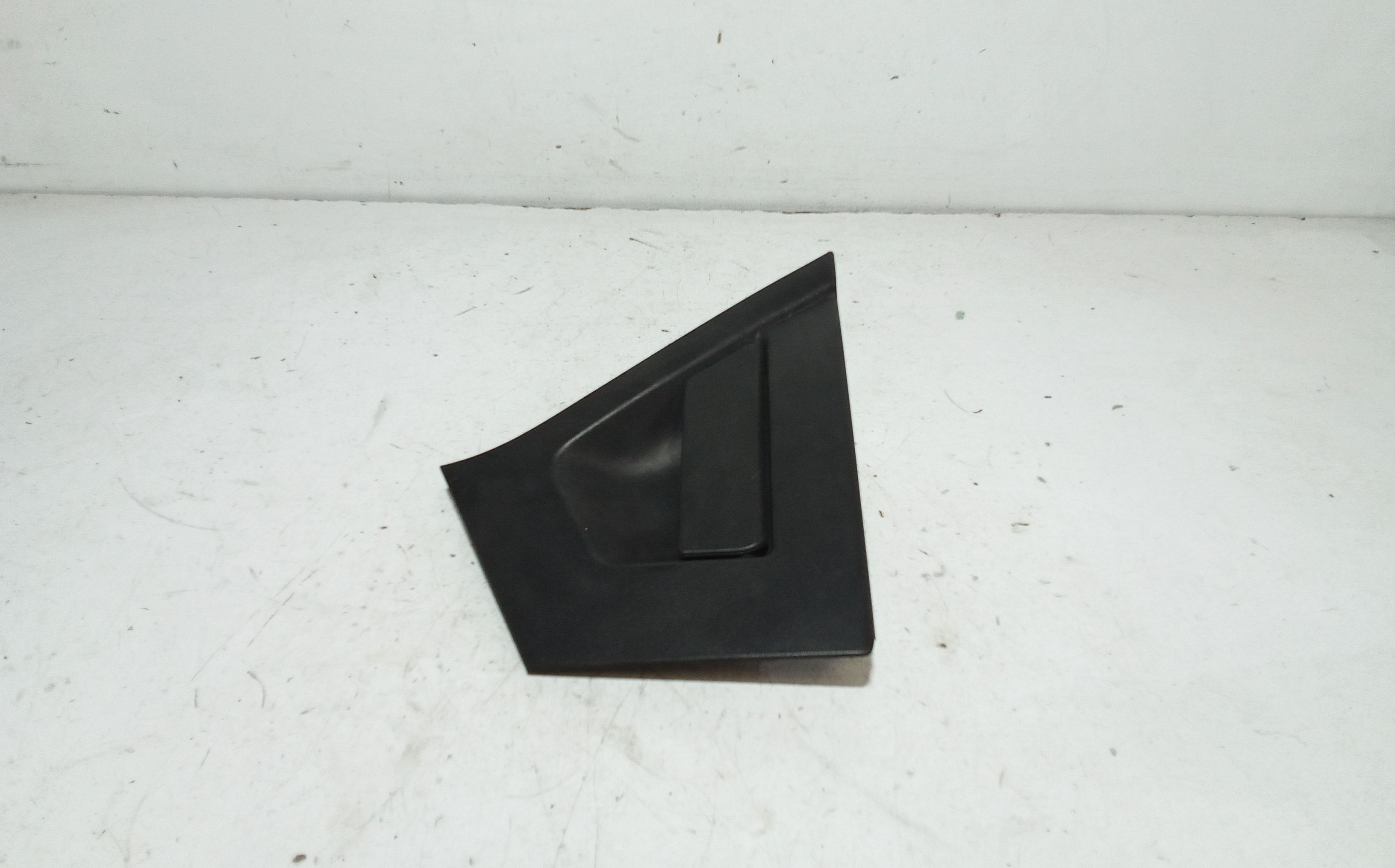 Maniglia Int. Apertura Porta Post. Sinistro 806715FA5A Usato