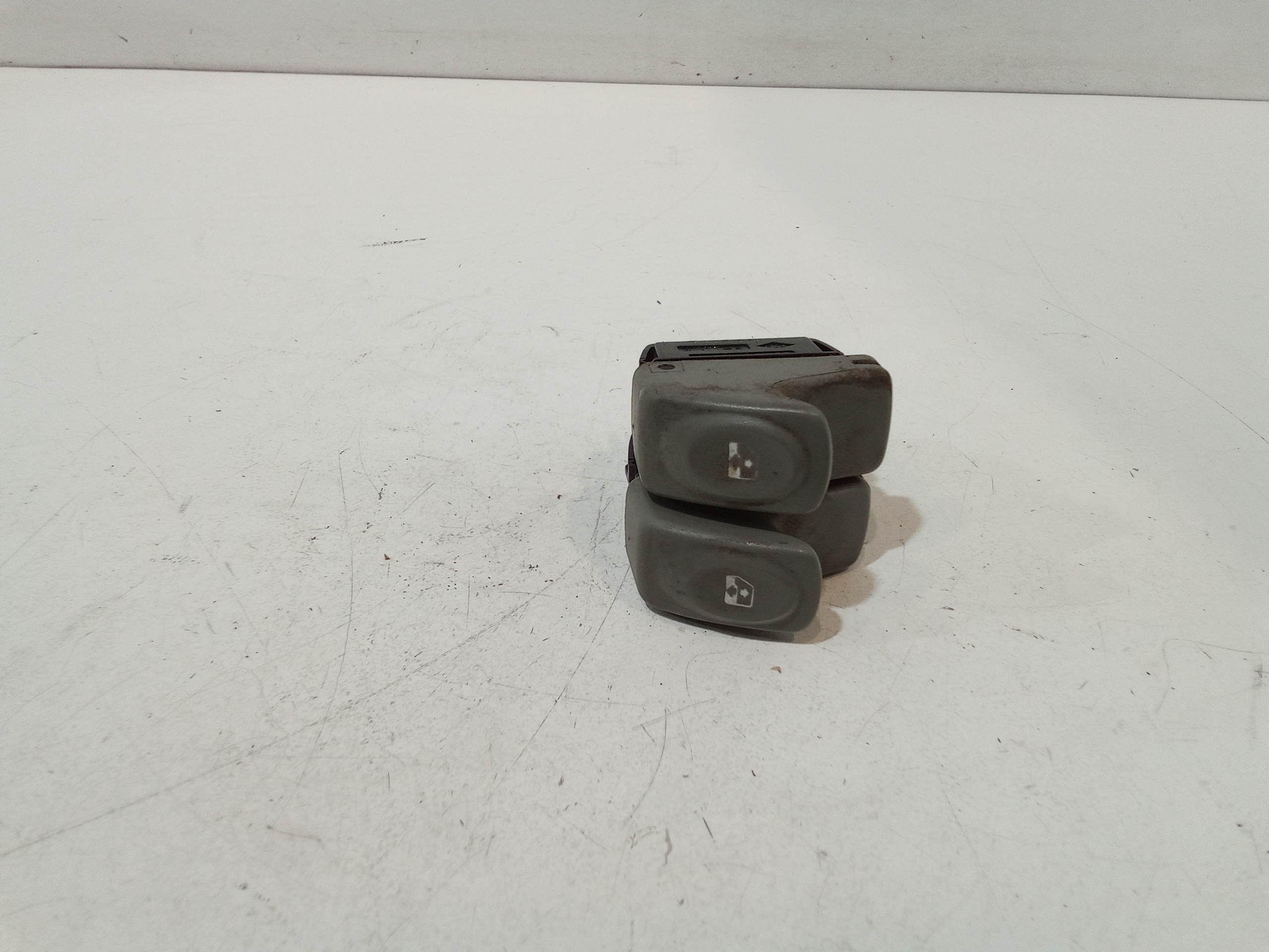 Interruttore Alzacristalli Porta Ant. Sinistro Usato