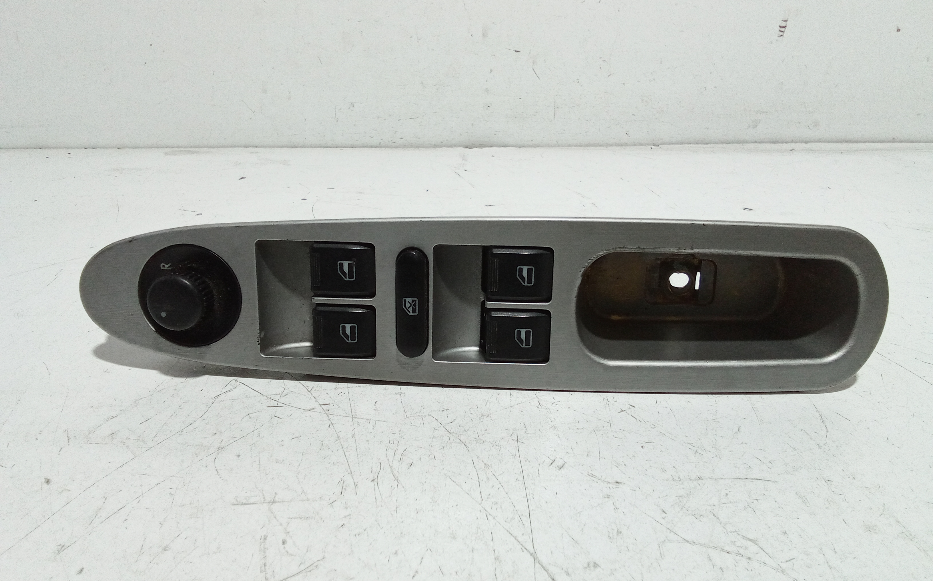 Interruttore Alzacristalli Porta Ant. Sinistro Usato