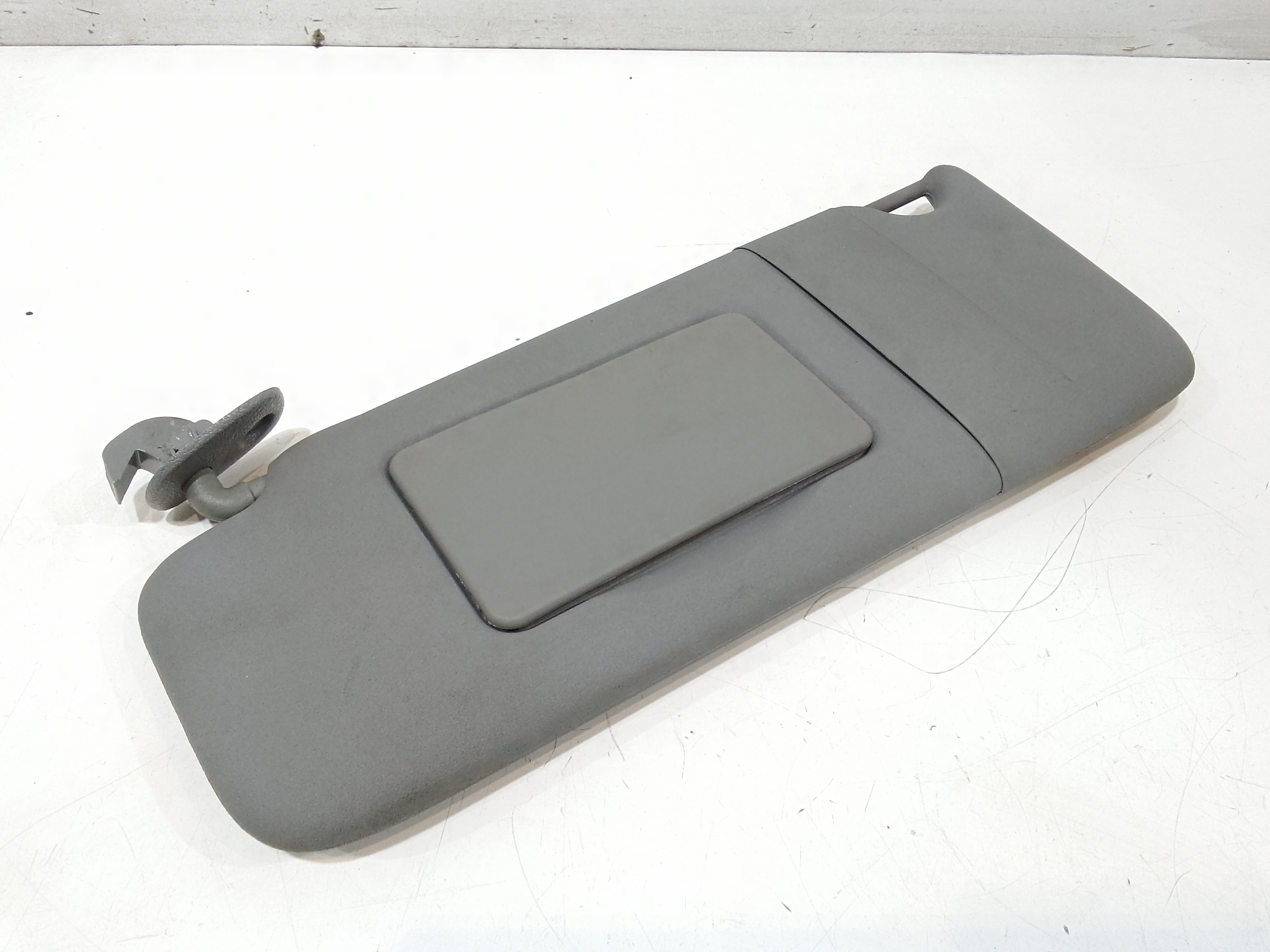 Aletta Parasole Parabrezza Sinistro 8200249085 Usato