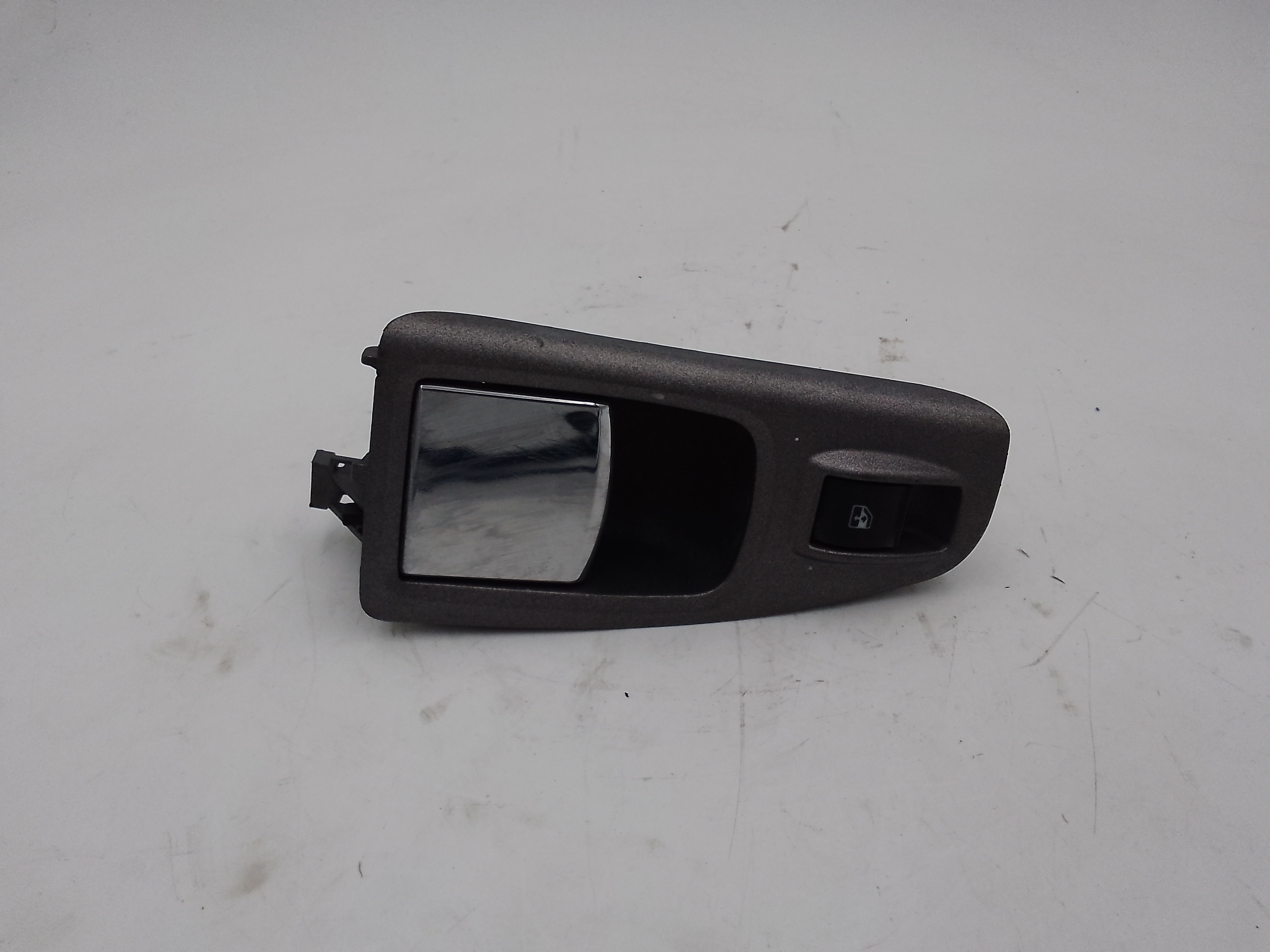 Interruttore Alzacristalli Porta Post. Destro 735459347 Usato