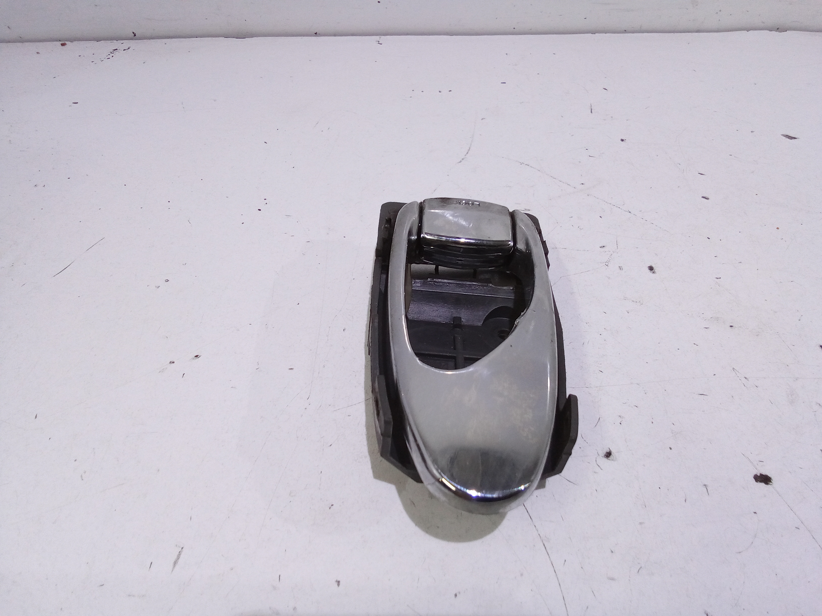 Maniglia Int. Apertura Porta Post. Destro 96232092 Usato