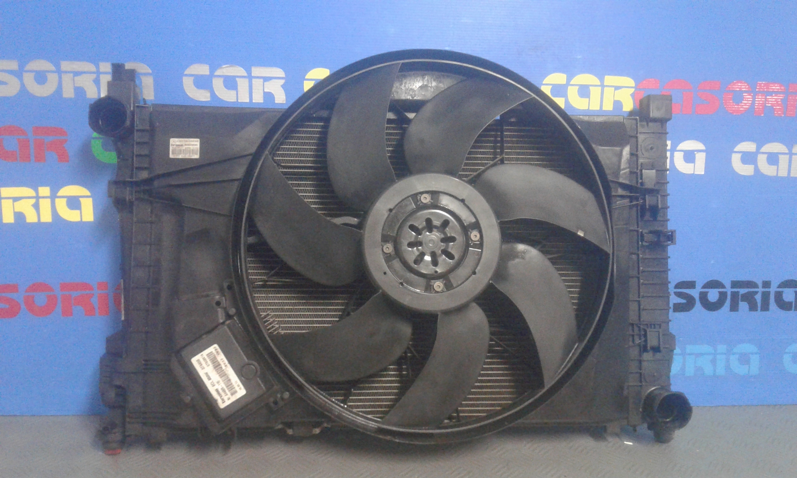 Radiatore A2035000503 Usato