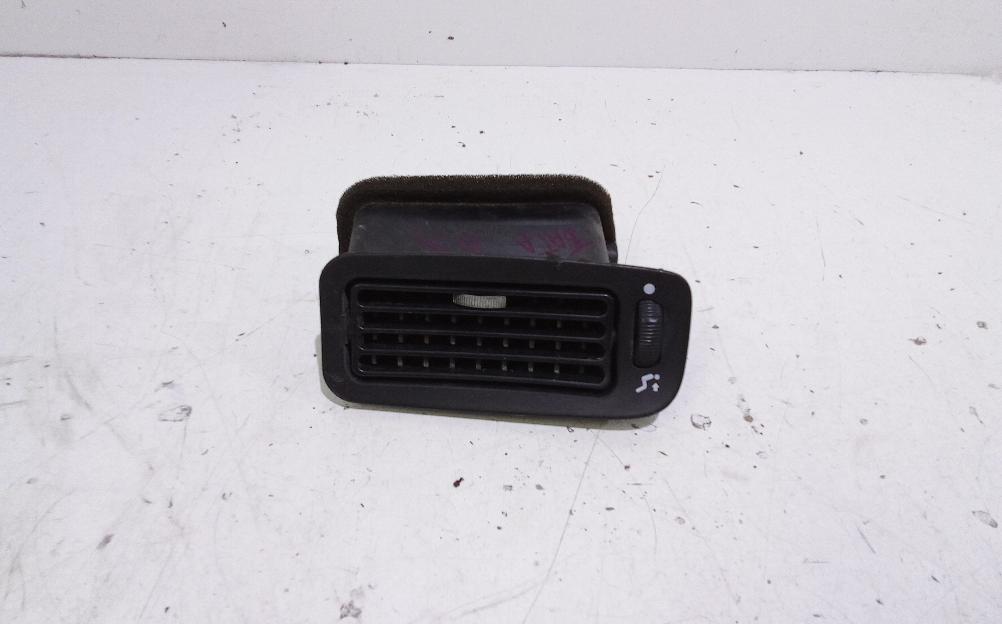 Condotto Aria Bocchette Lat. Cruscotto Destro 271968900120 Usato