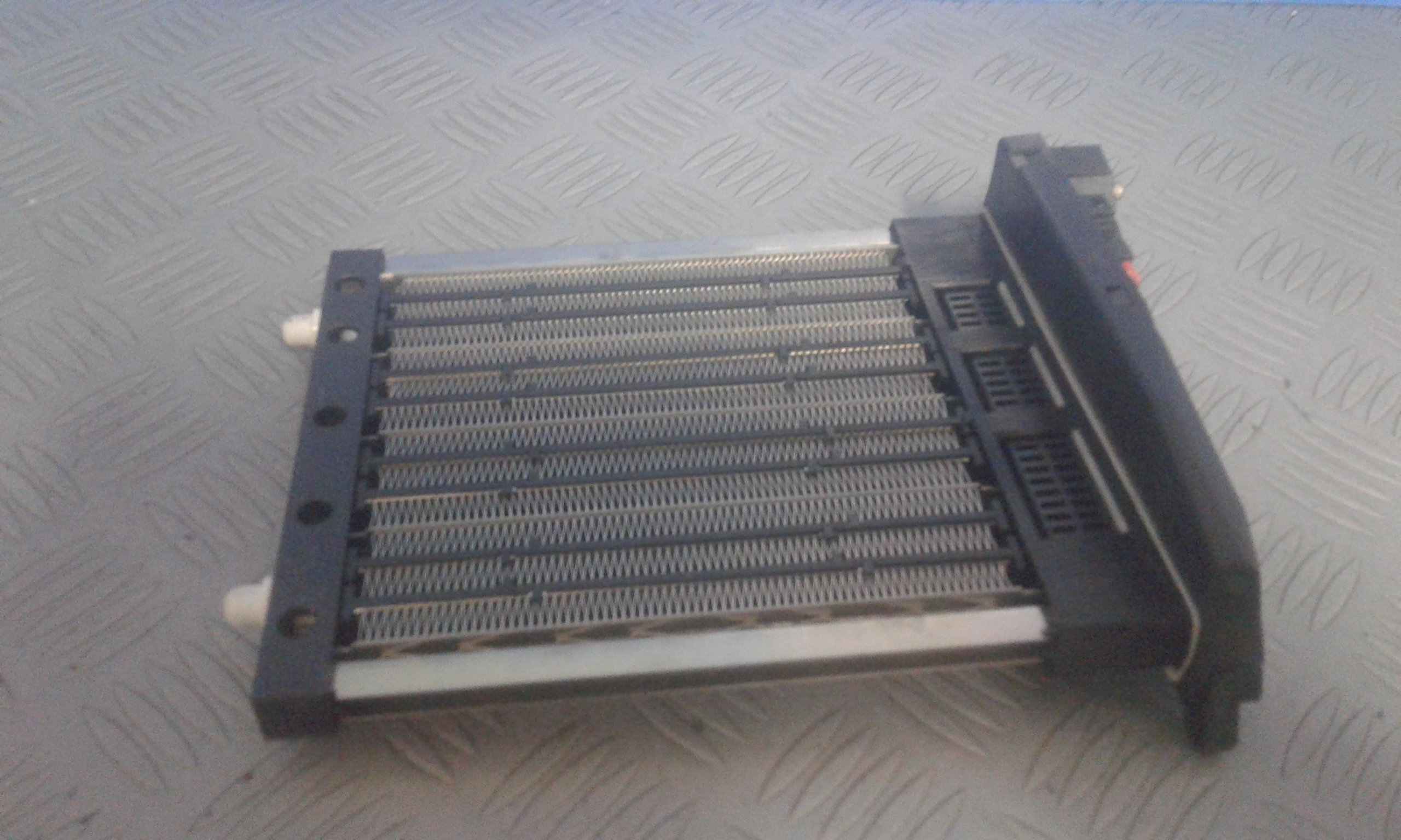 Radiatore Riscaldamento A1698300661 Usato