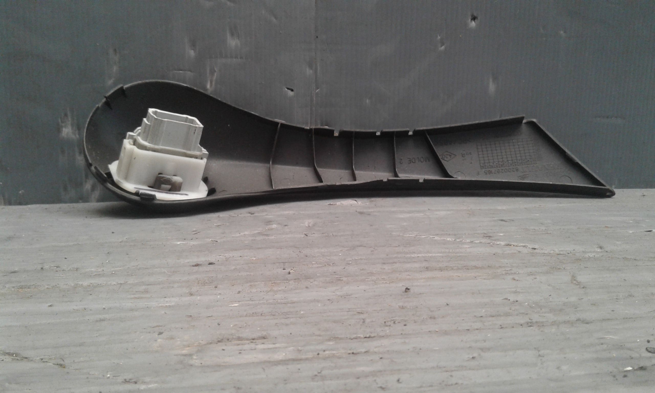 Interruttore Alzacristalli Porta Ant. Destro 8200170758 Usato