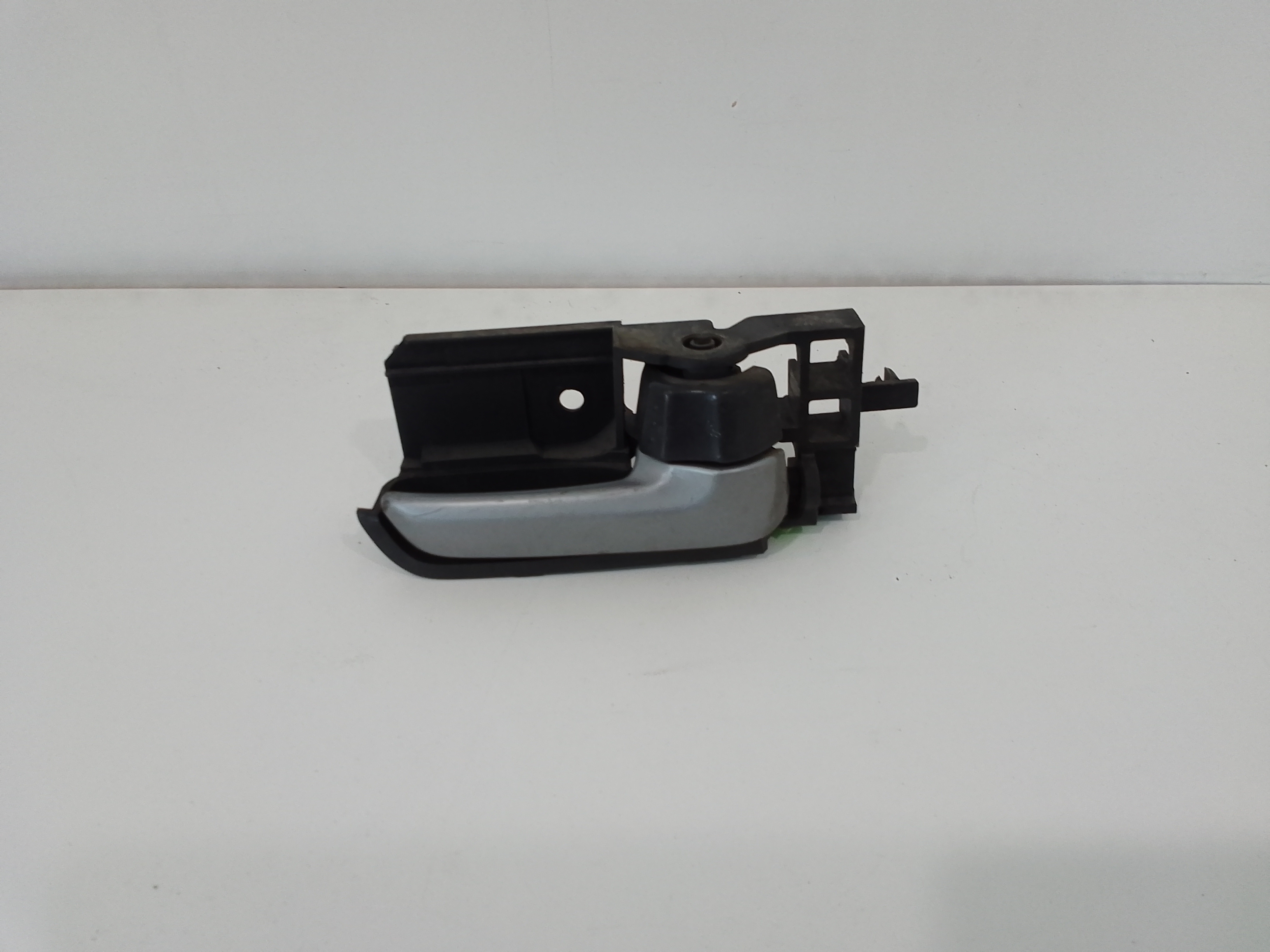 Maniglia Int. Apertura Porta Ant. Destro Usato