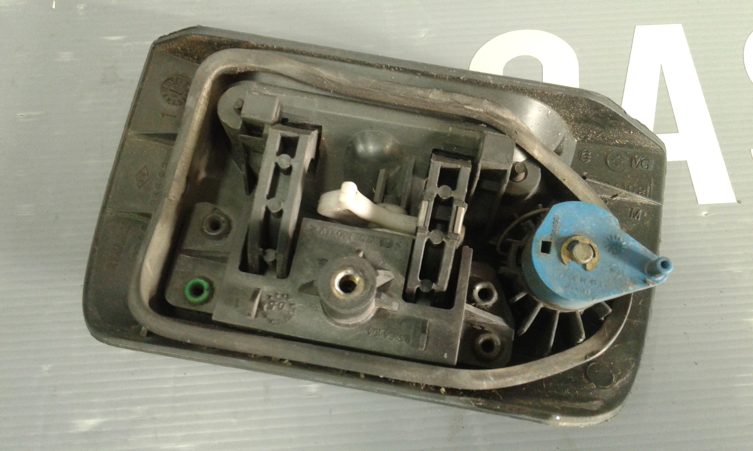 Maniglia Porta Carico Post. A Battente Sinistro 8200107373 Usato