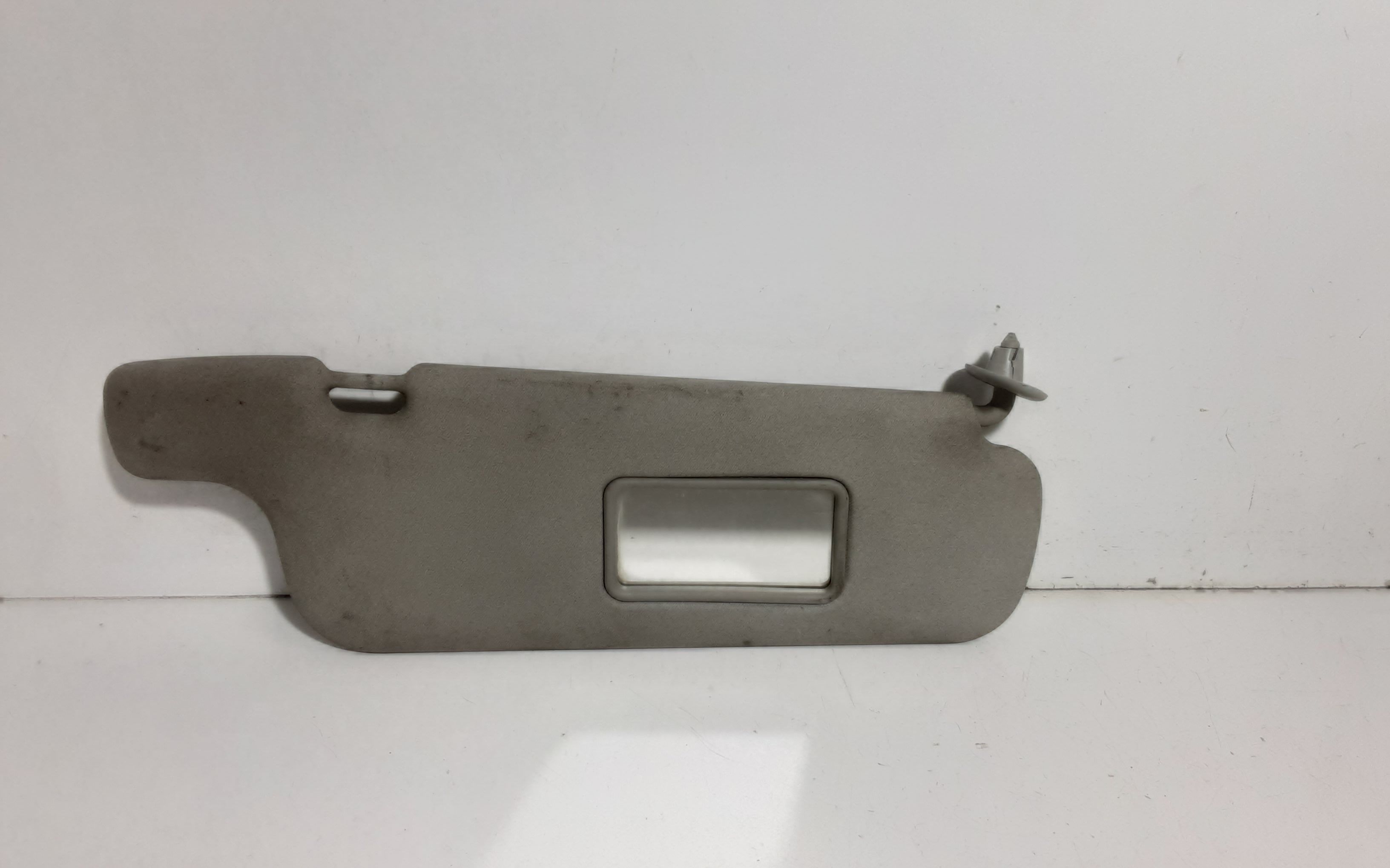 Aletta Parasole Parabrezza Destro 7431052041B0 Usato