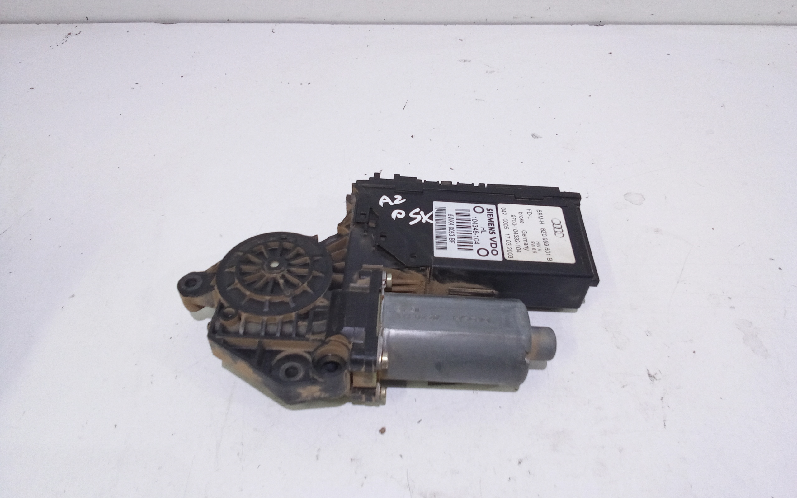 Motorino Alzacristallo Porta Post. Sinistro 8Z0959801B Usato