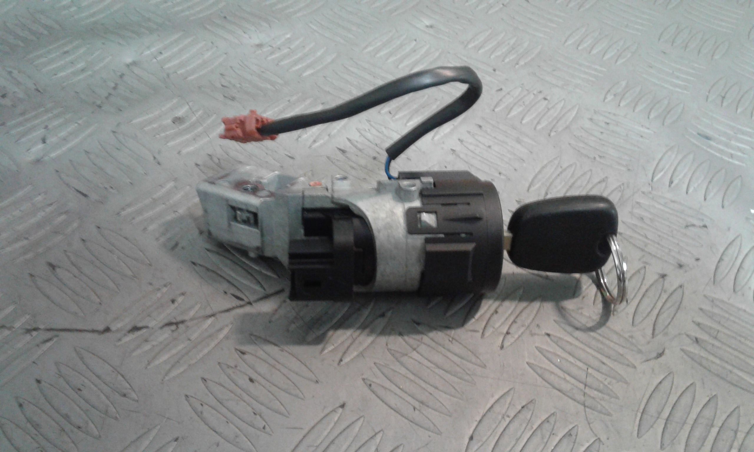 Commutatore Avviamento Con Cilindretti Serrature 4162FP Usato