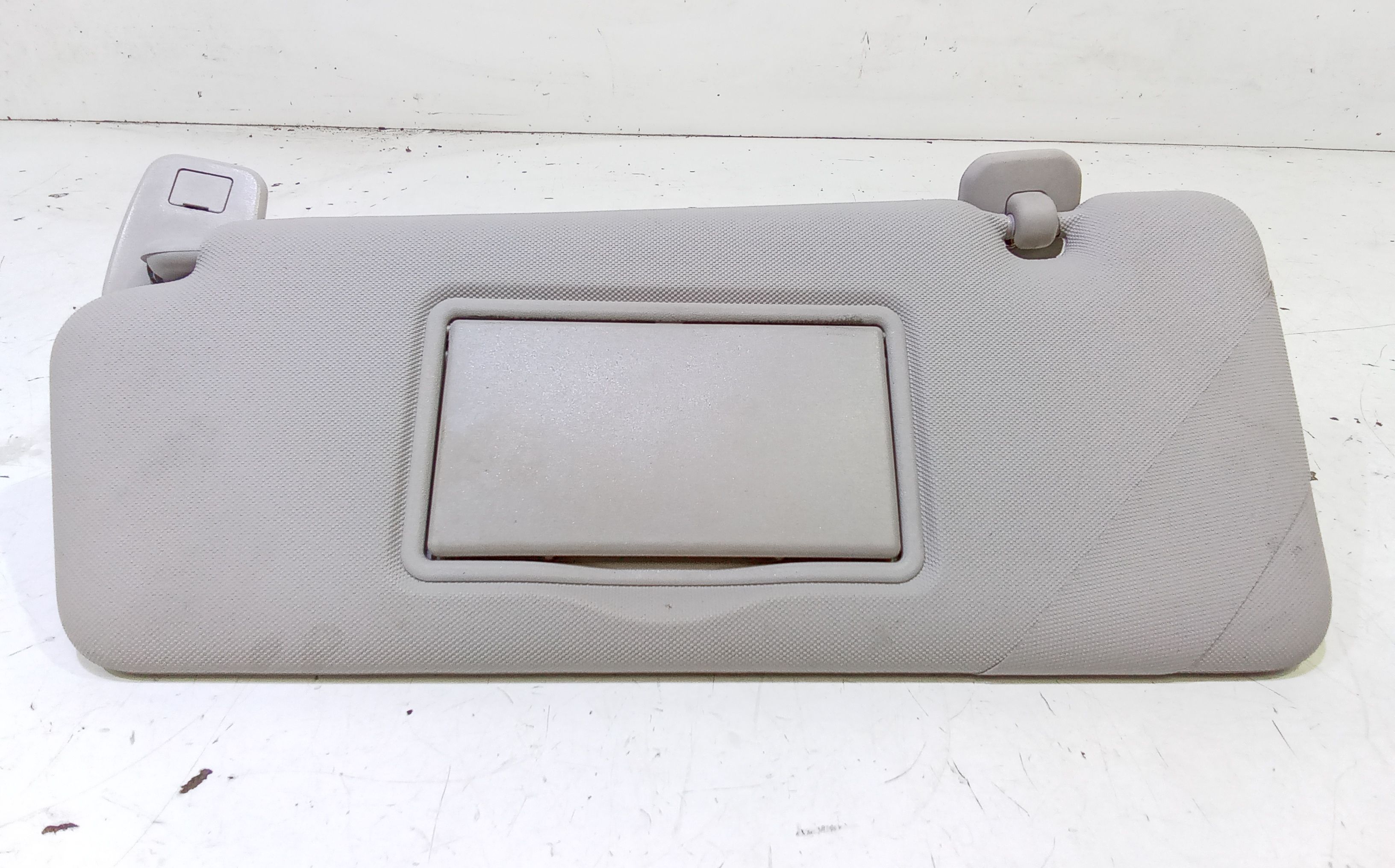 Aletta Parasole Parabrezza Sinistro 964012136R Usato