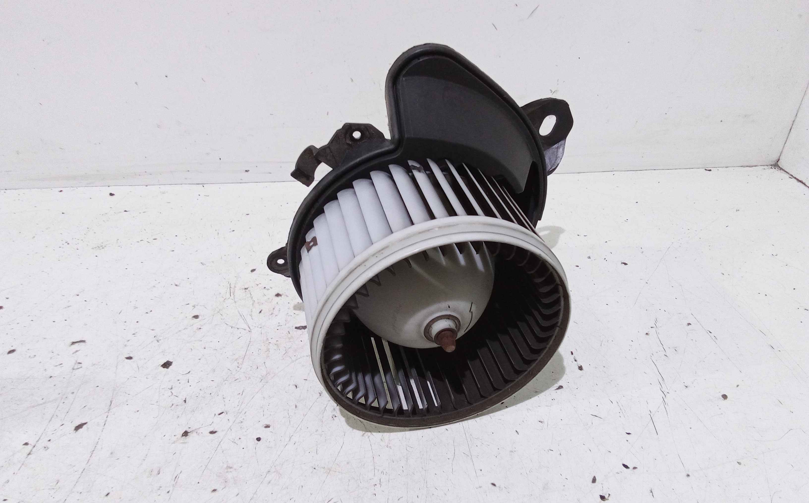 Motorino Ventilazione Abitacolo 77366856 Usato