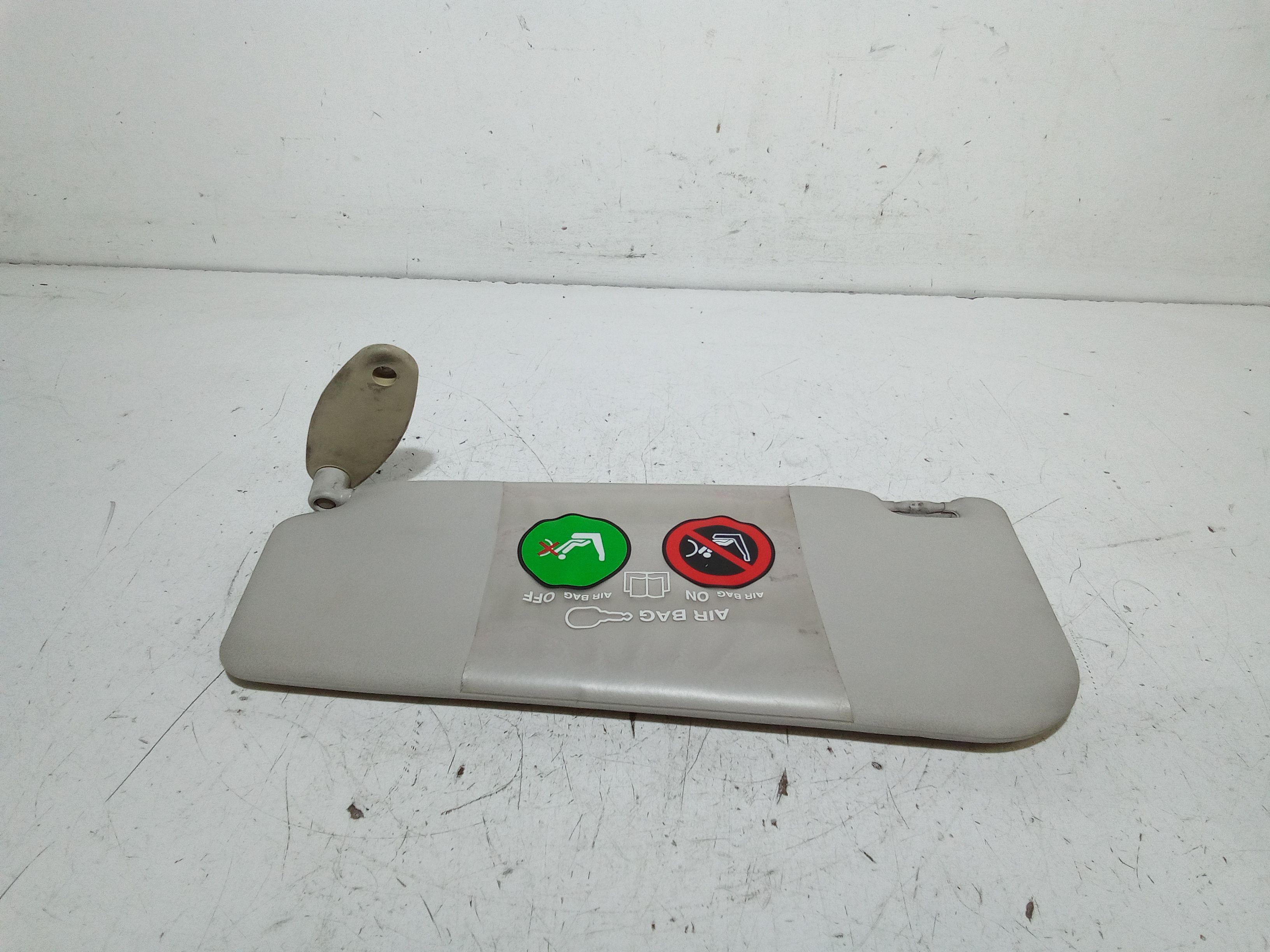 Aletta Parasole Parabrezza Destro 735338206 Usato