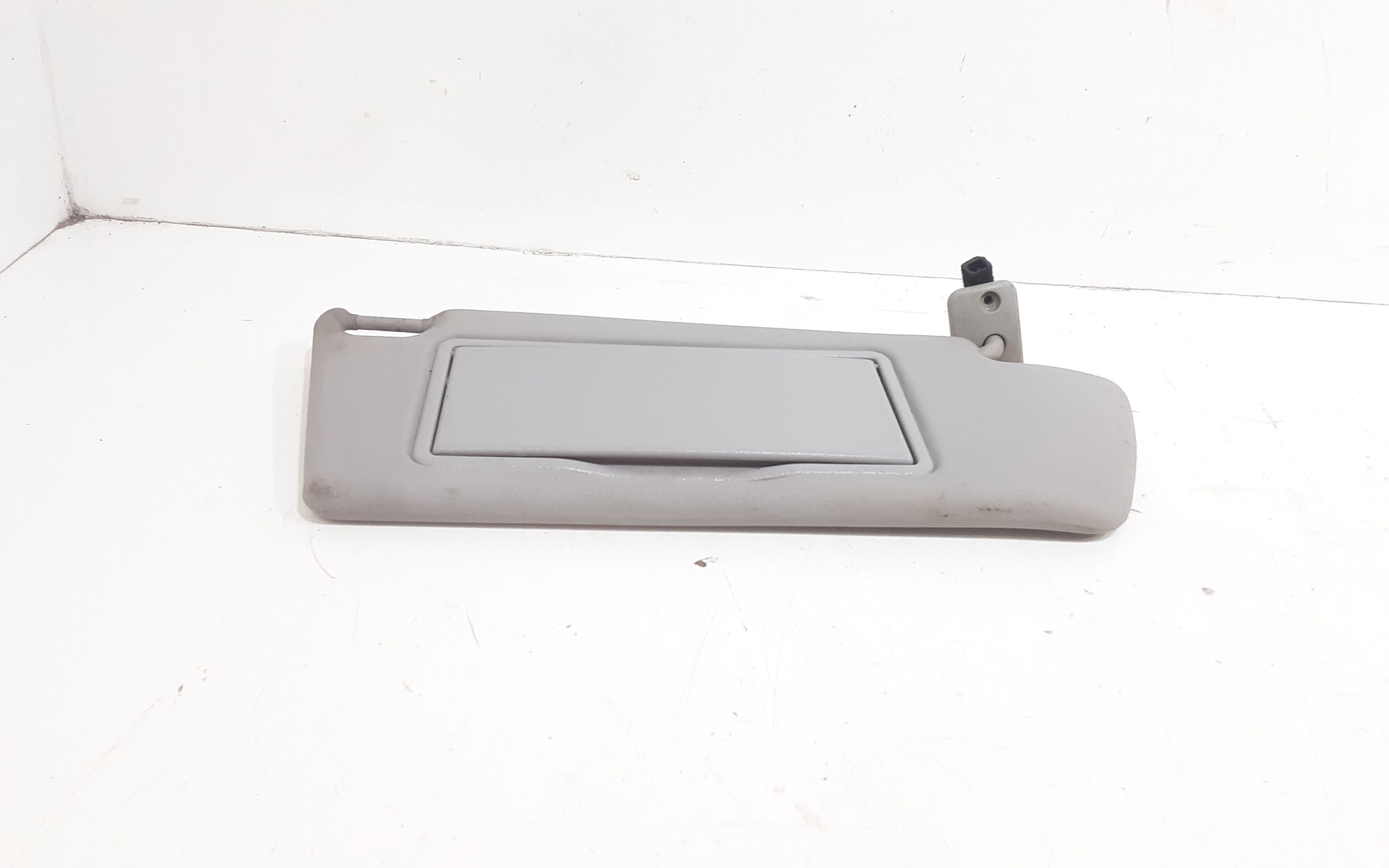 Aletta Parasole Parabrezza Destro 13359151 Usato