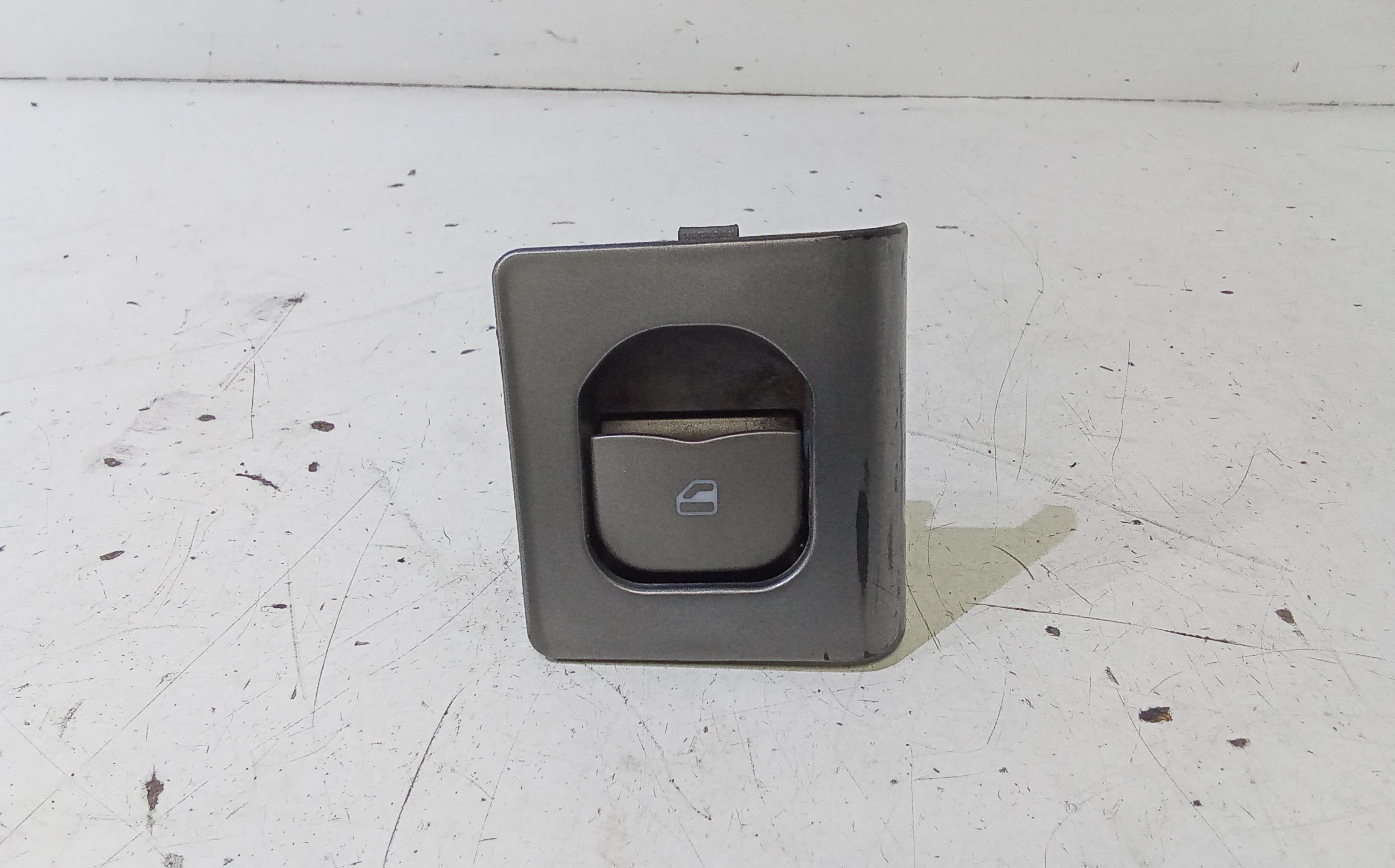 Interruttore Alzacristalli Porta Post. Sinistro 734030143 Usato