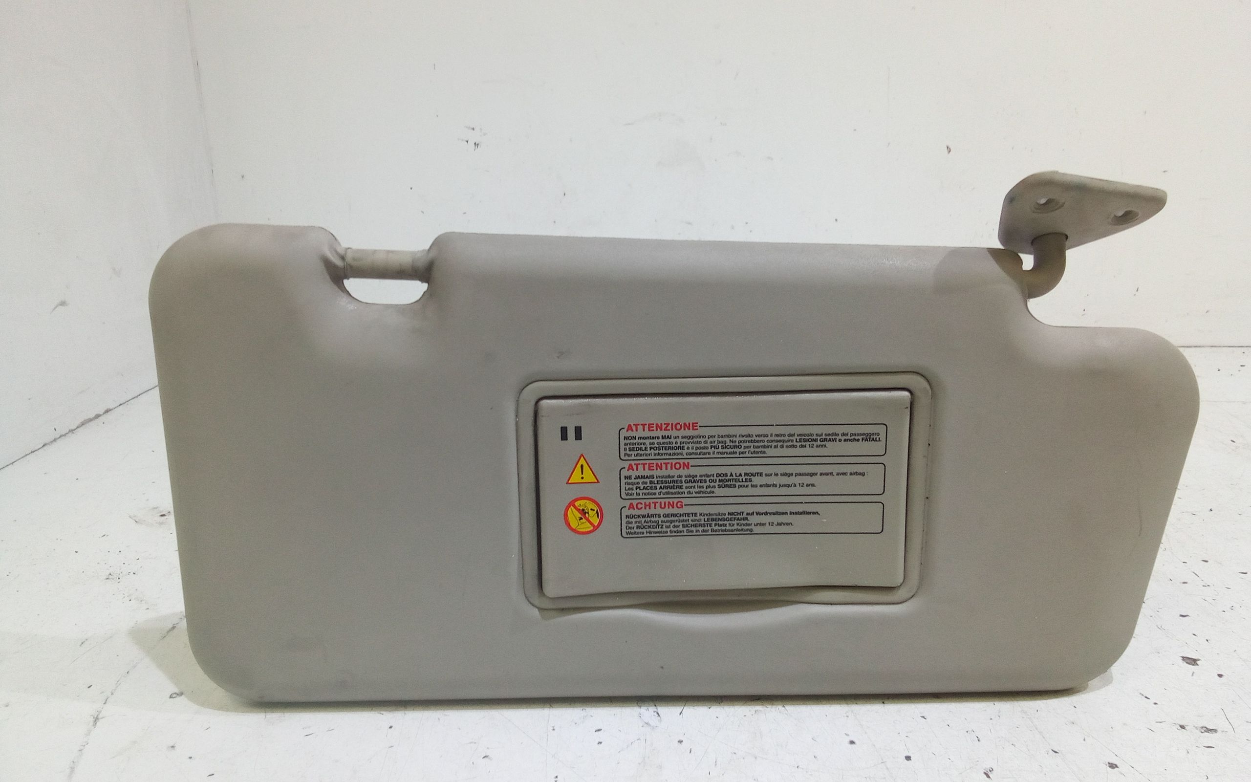 Aletta Parasole Parabrezza Destro 964009U100 Usato