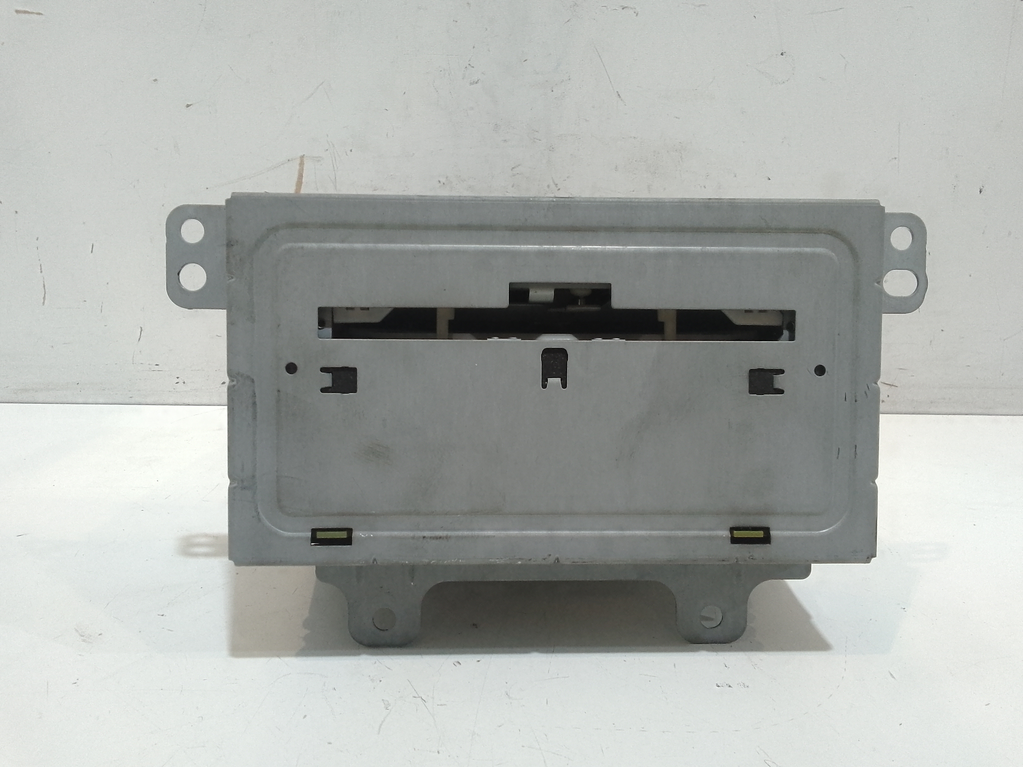 Radio C/sistema Di Navigatore Satellitare Usato