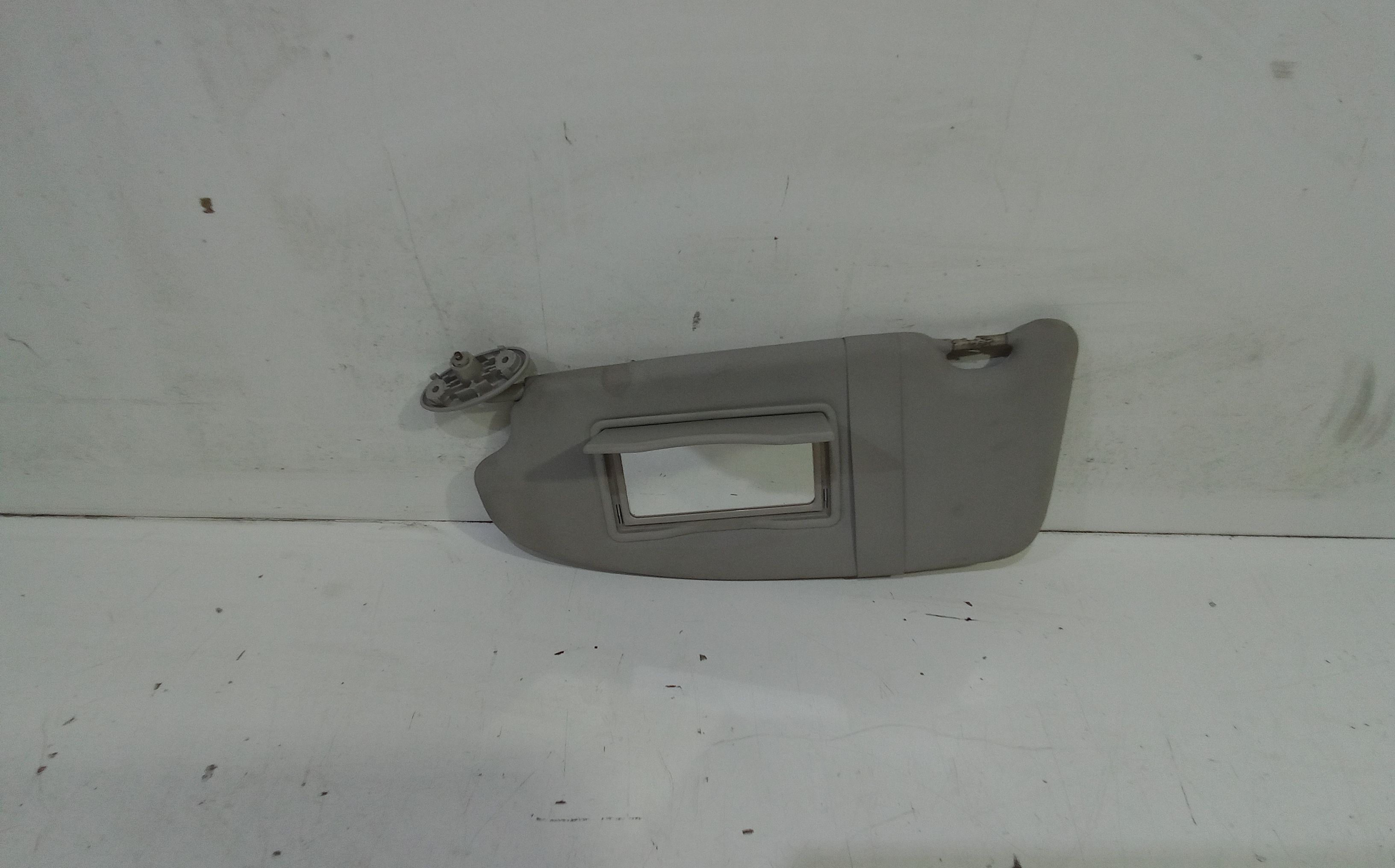 Aletta Parasole Parabrezza Sinistro 1700319 Usato