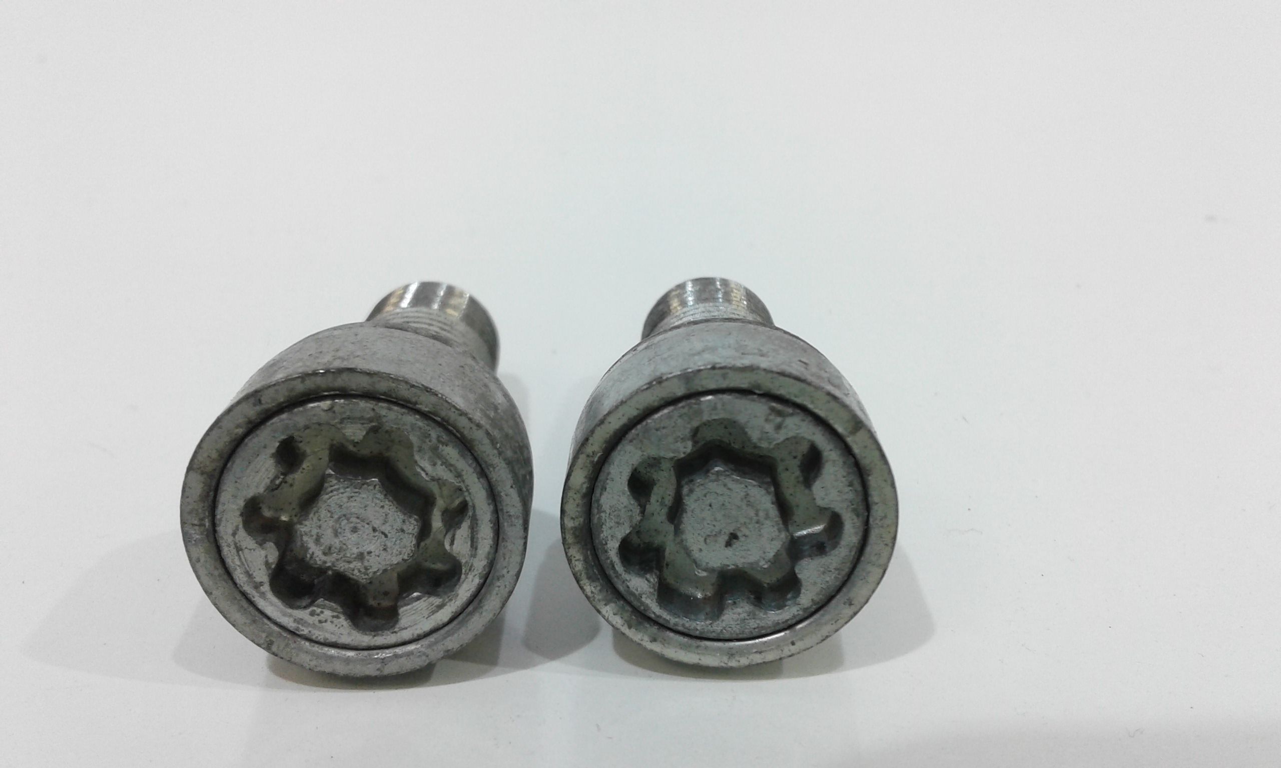 Bulloni Perni Cerchi Auto Usato