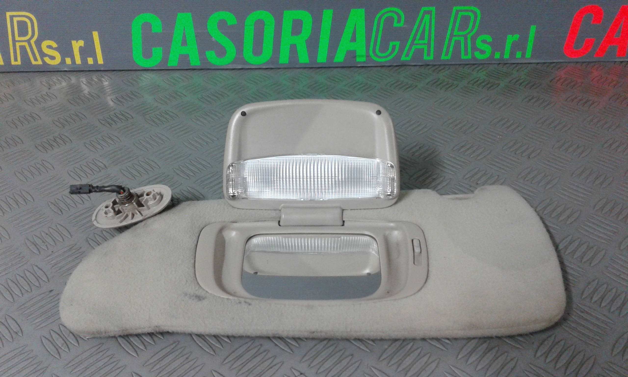 Aletta Parasole Parabrezza Sinistro K0PR25TL2AD Usato