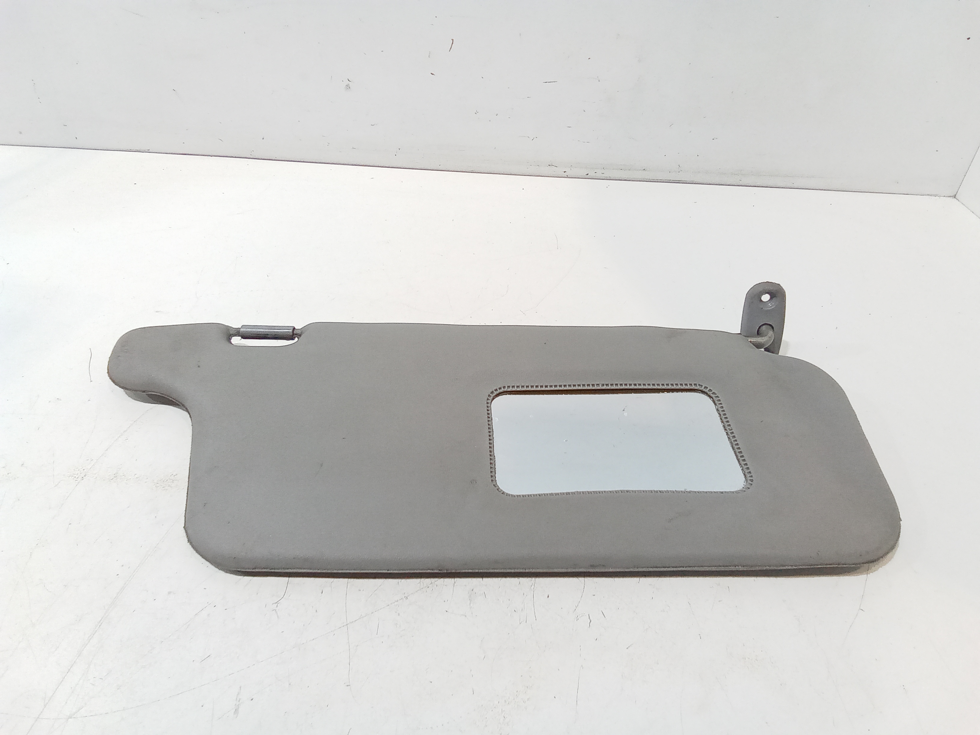 Aletta Parasole Parabrezza Destro 8520202500OB Usato