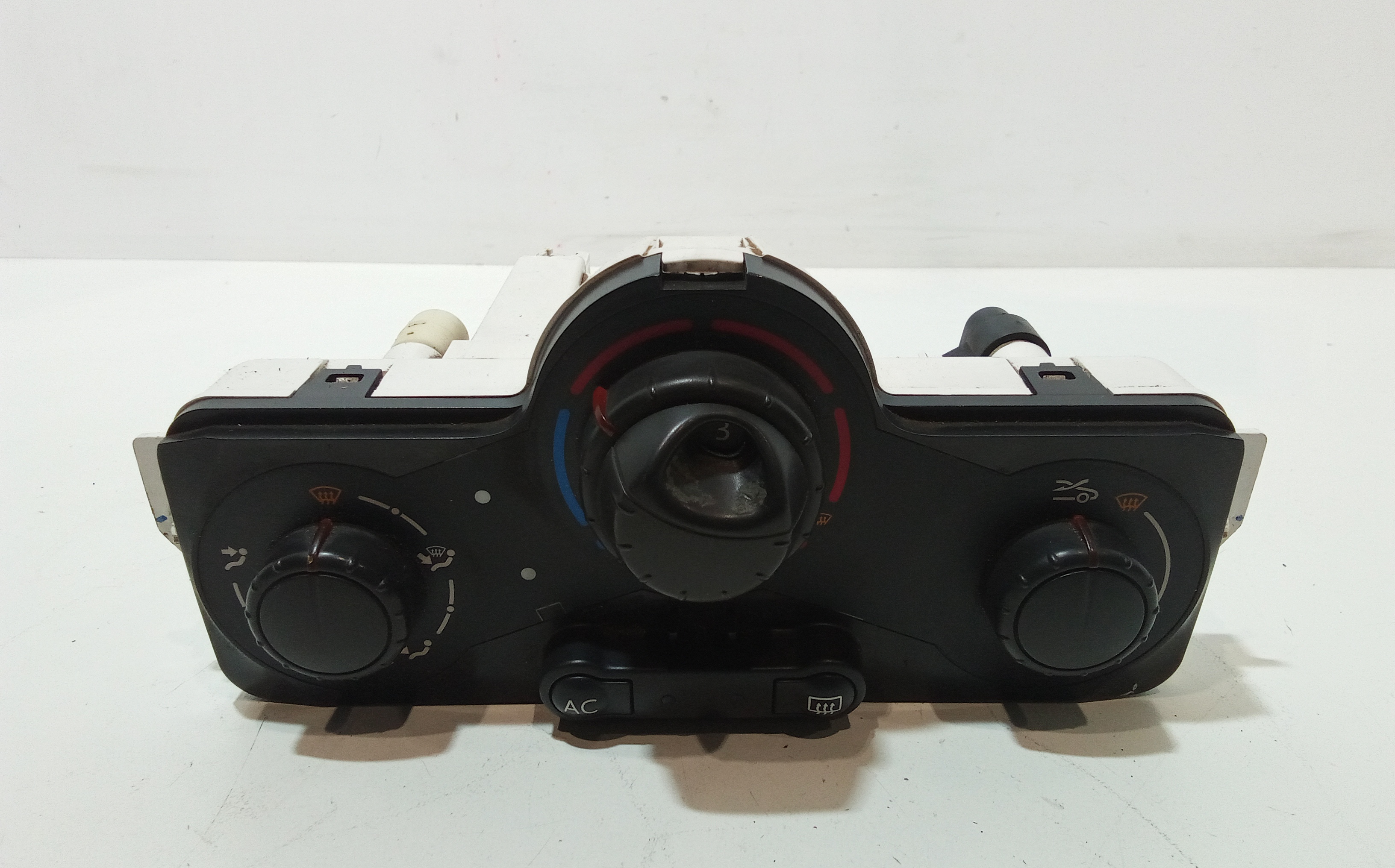 Blocco Comando Climatizzazione 7701070472 Usato