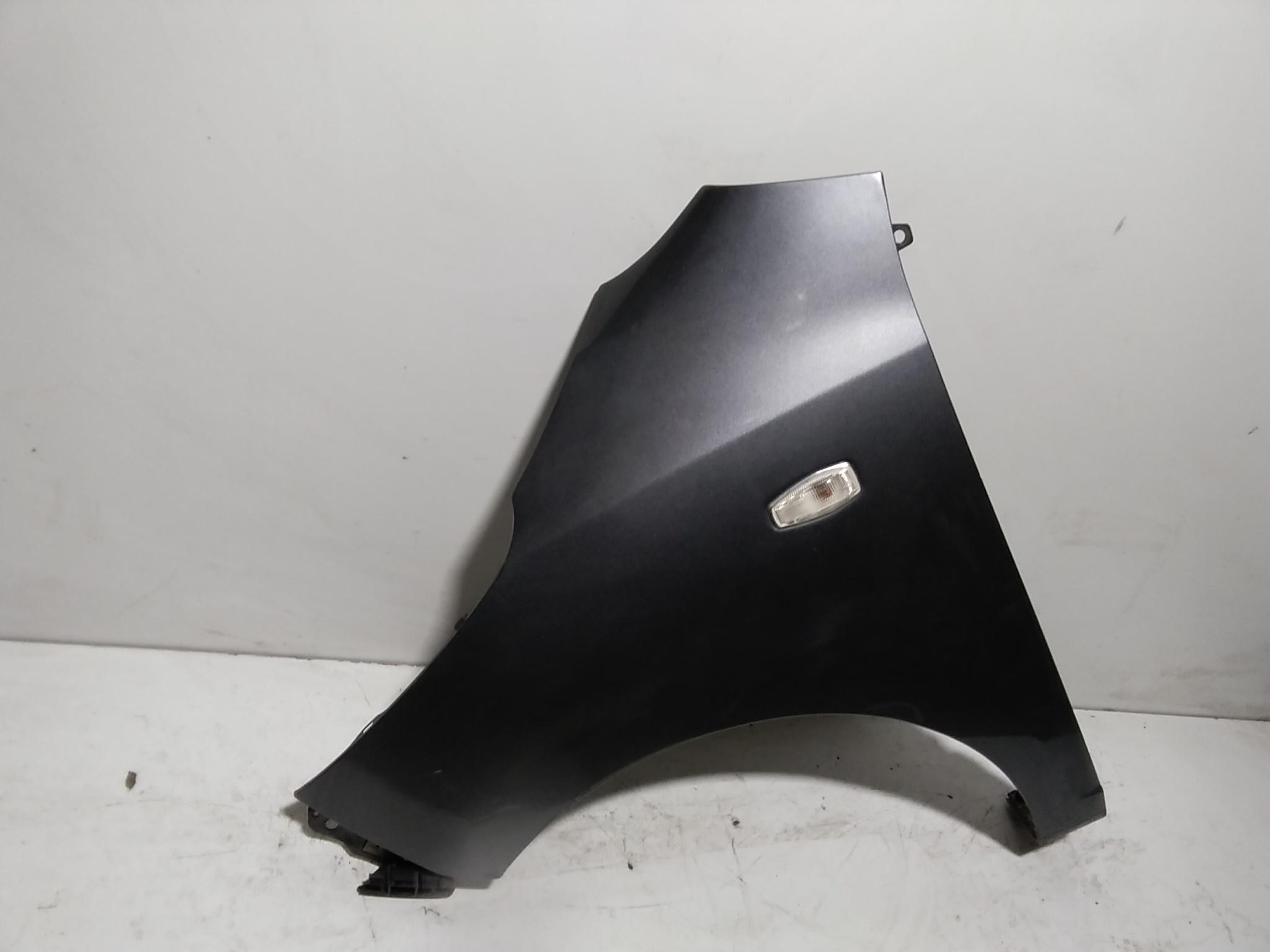 Parafango Ant. Sinistro 663110X300 Usato