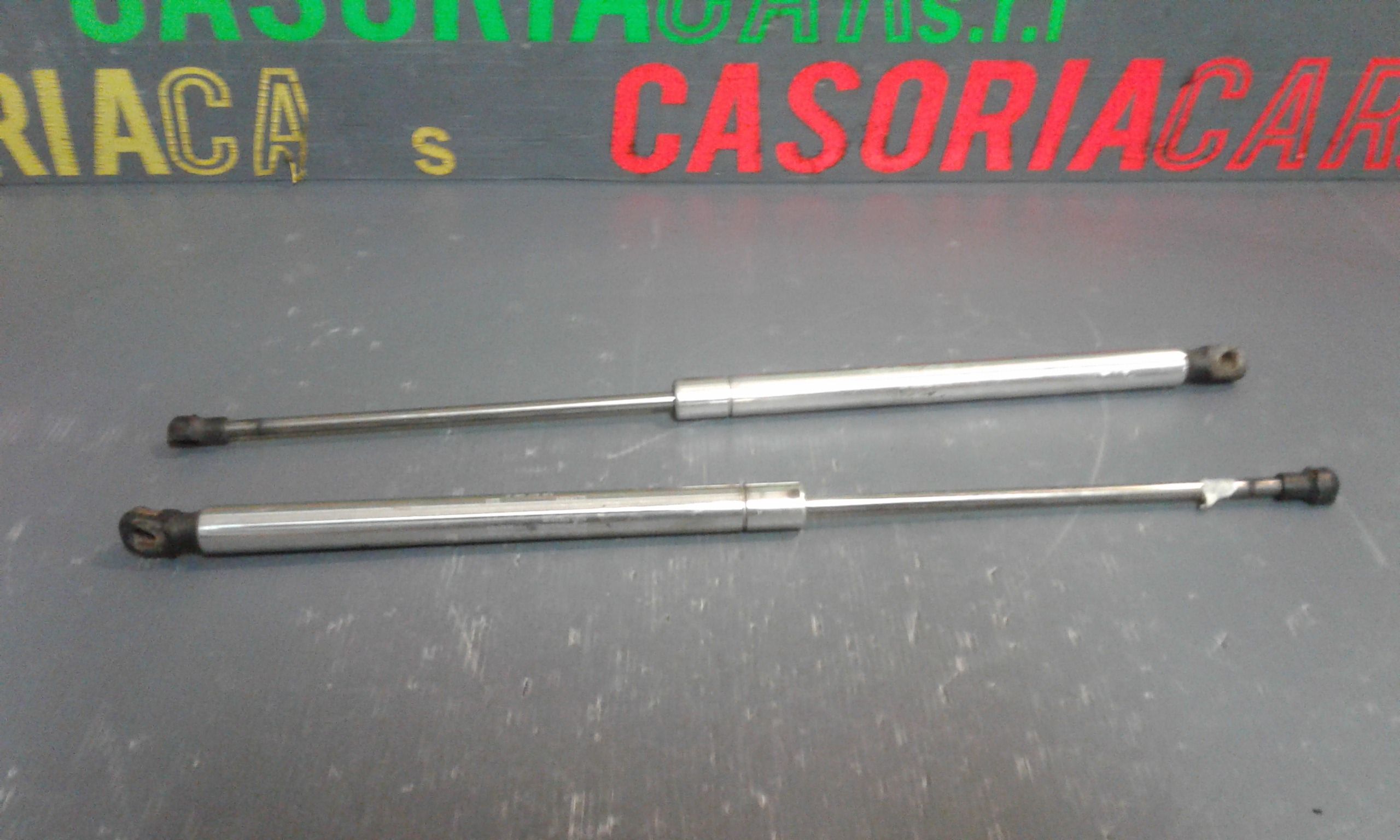 Cerniera Cofano Post. Destro 3B5827302B Usato