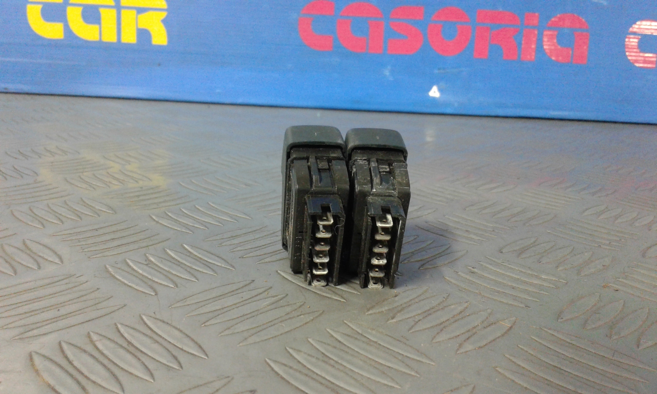 Interruttore Alzacristalli Porta Ant. Sinistro Usato