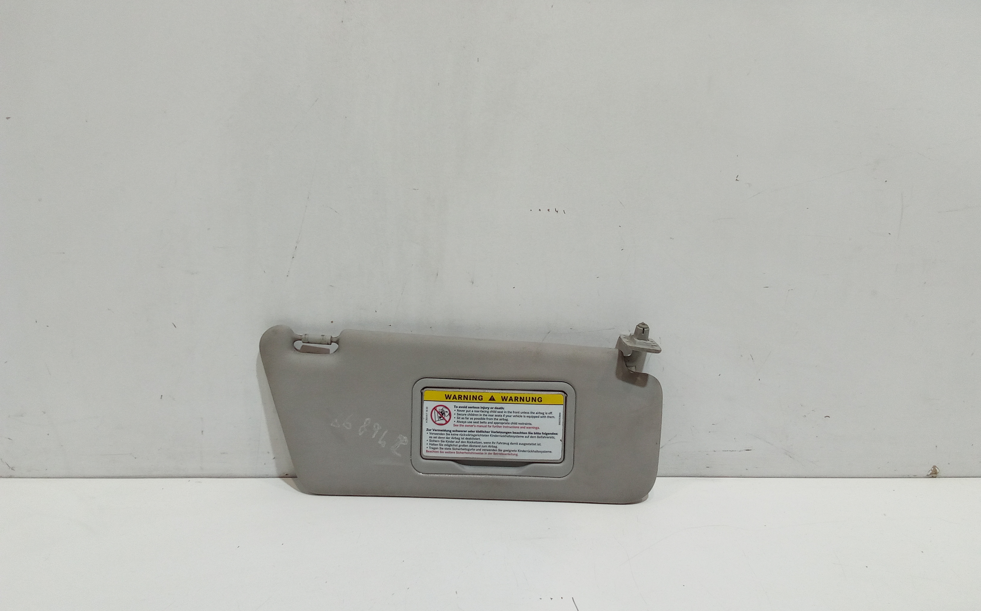 Aletta Parasole Parabrezza Destro A1688100410 Usato