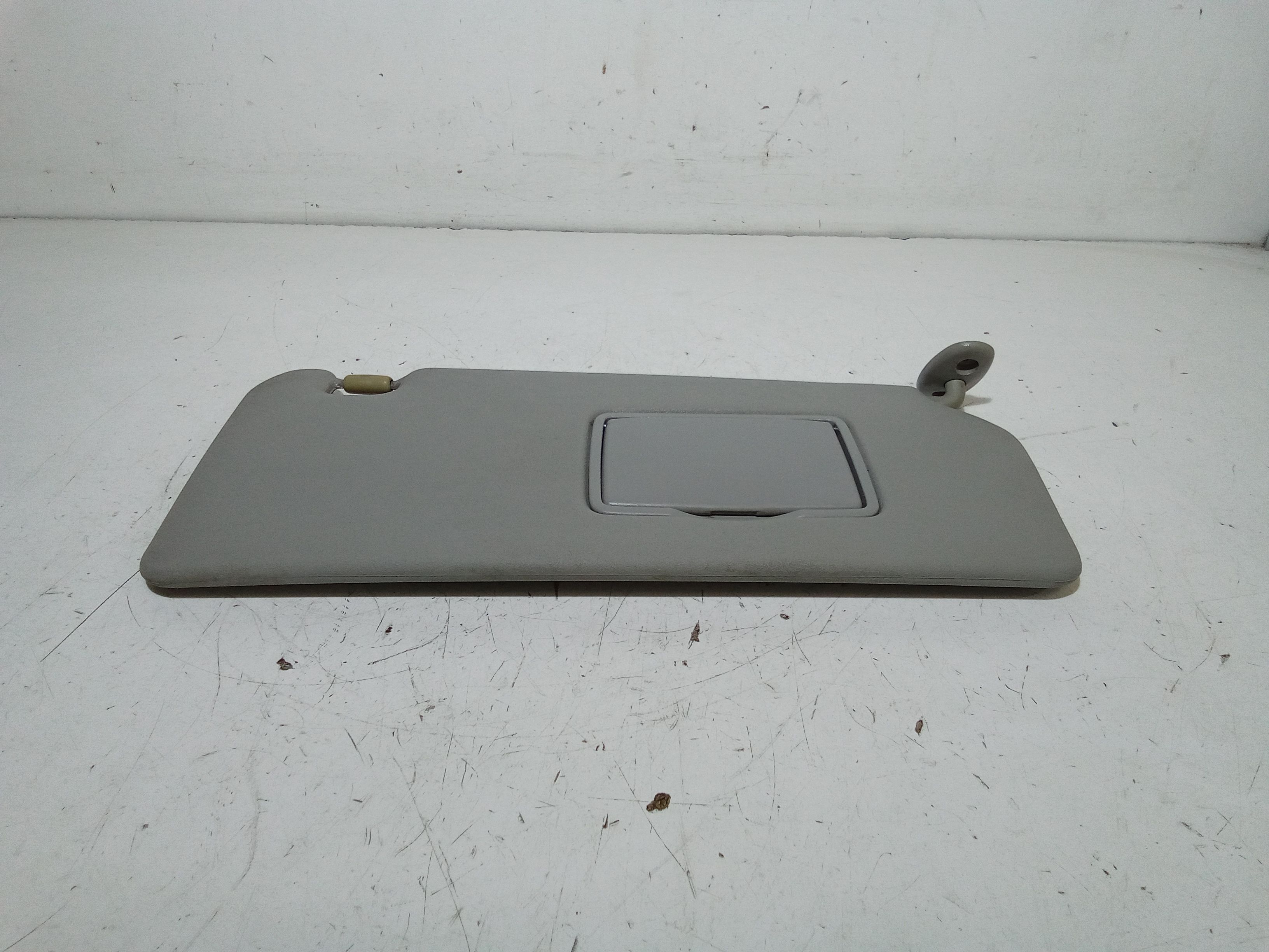 Aletta Parasole Parabrezza Destro 852101C420OI Usato