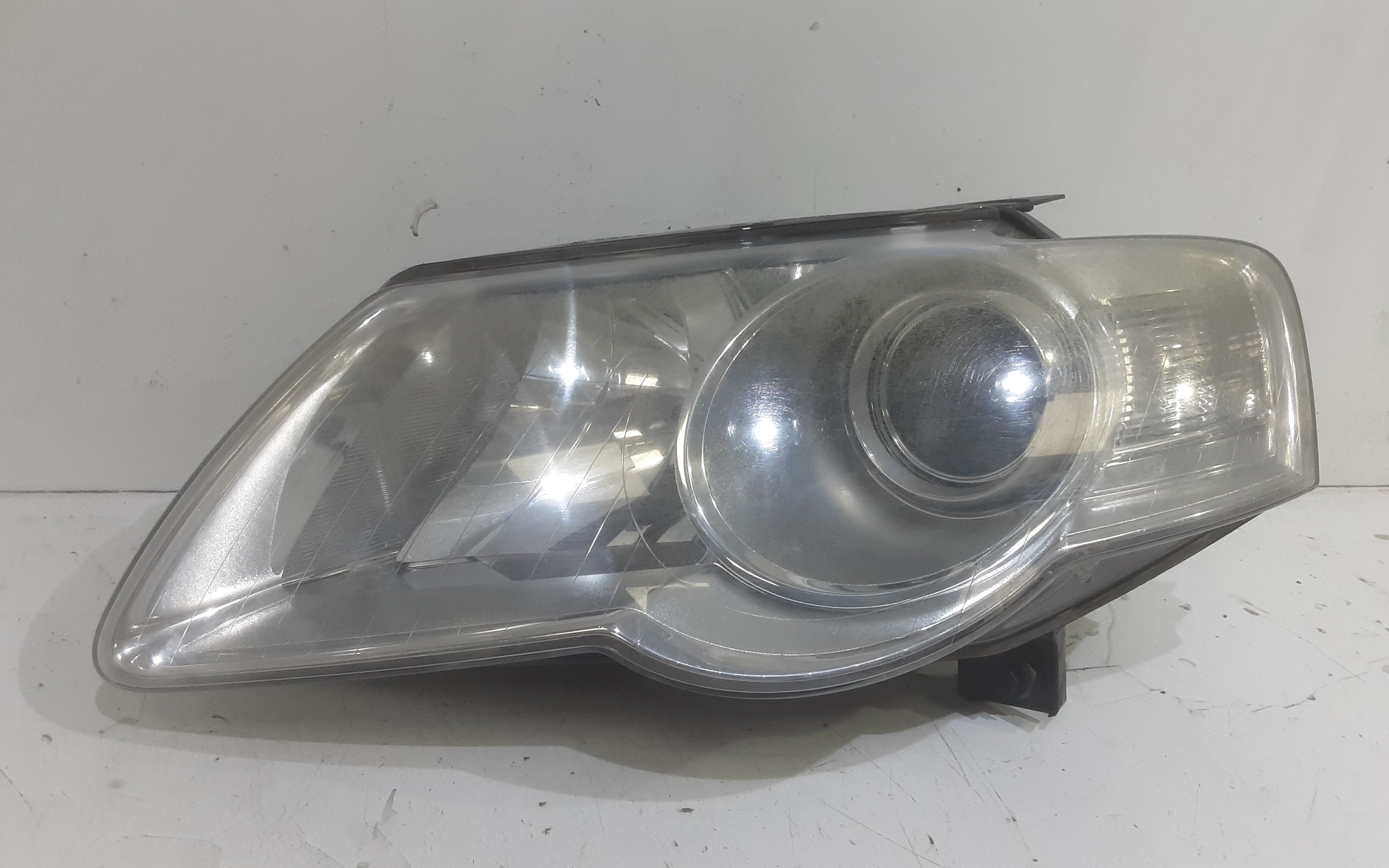 Proiettore Sinistro 3C0941005AA Usato