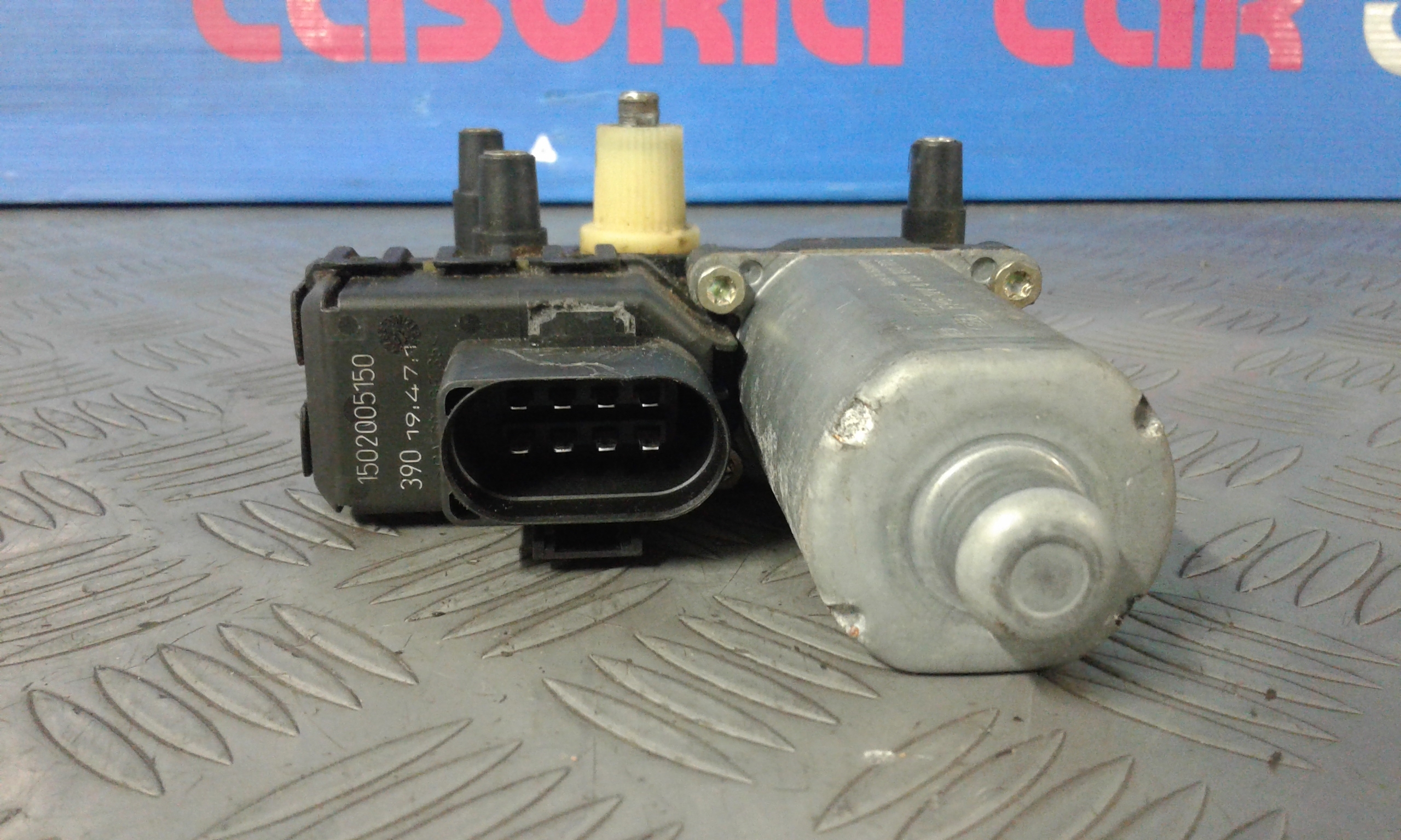 Motorino Alzacristallo Porta Ant. Sinistro 4B0959801D Usato