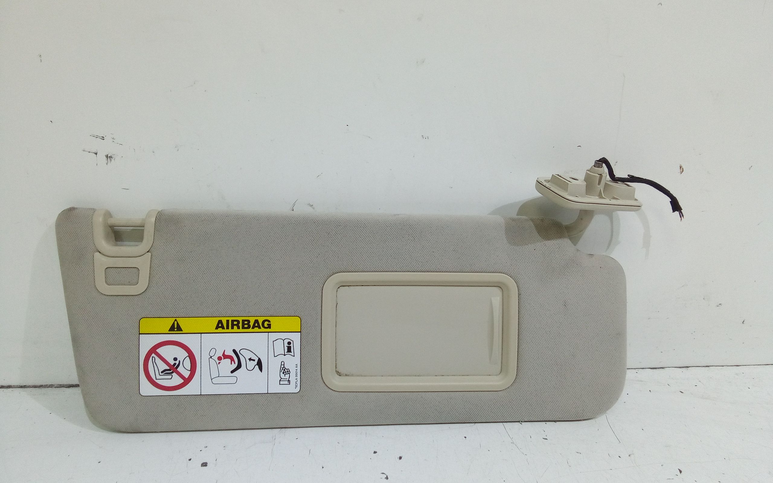 Aletta Parasole Parabrezza Destro LR046839 Usato