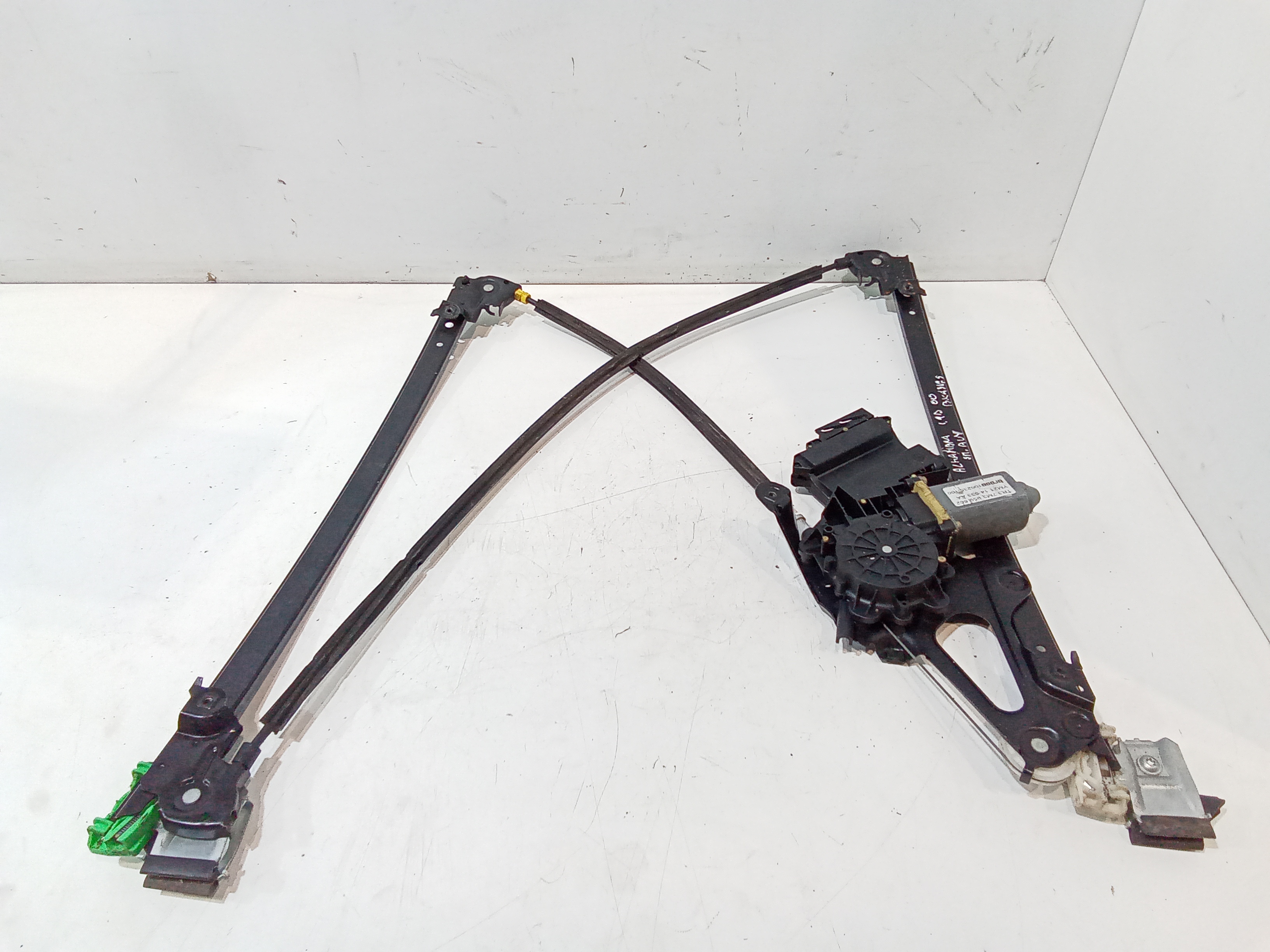 Alzacristallo Porta Ant. Destro 7M0837402L Usato