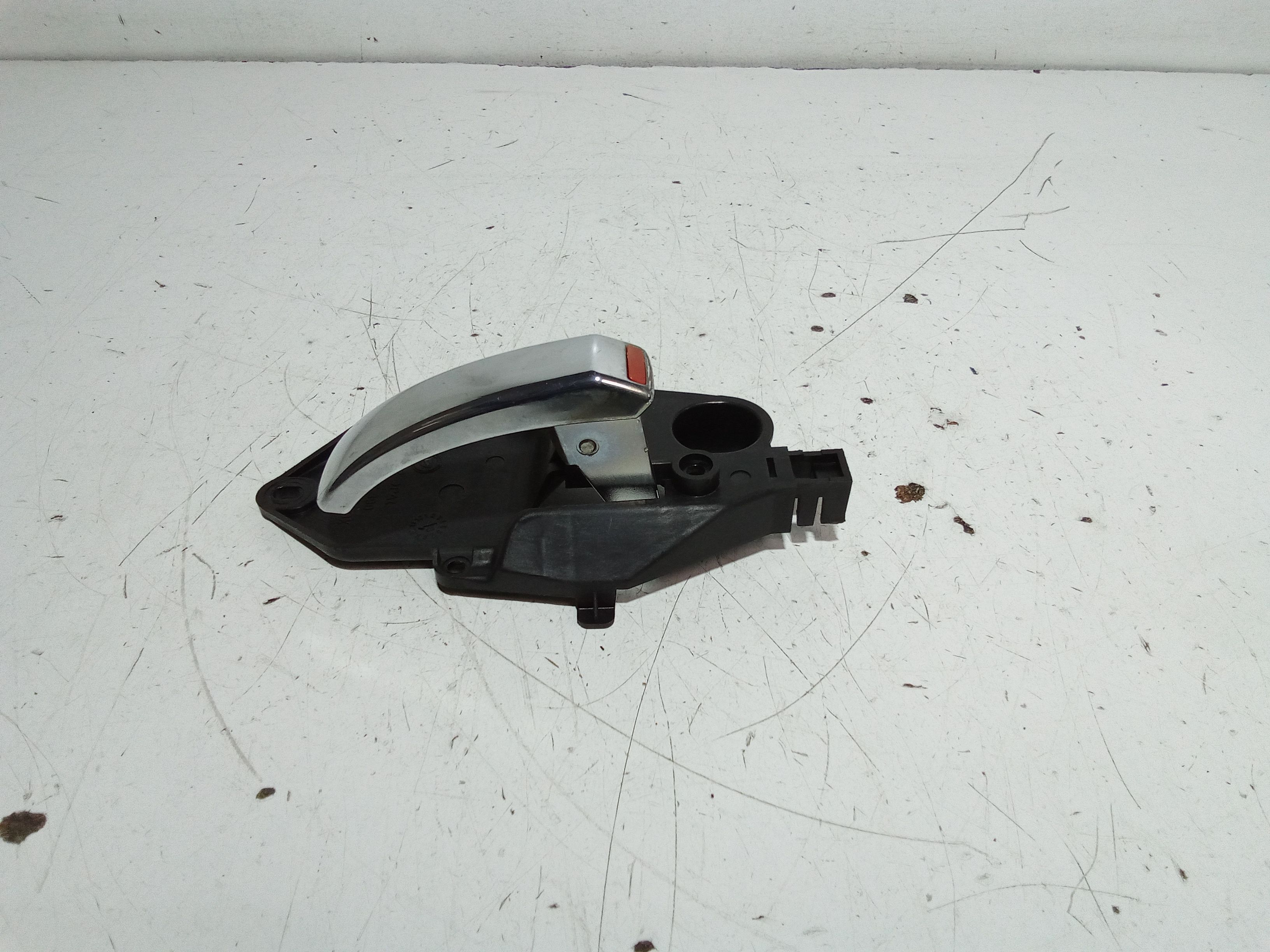 Maniglia Int. Apertura Porta Ant. Destro Usato