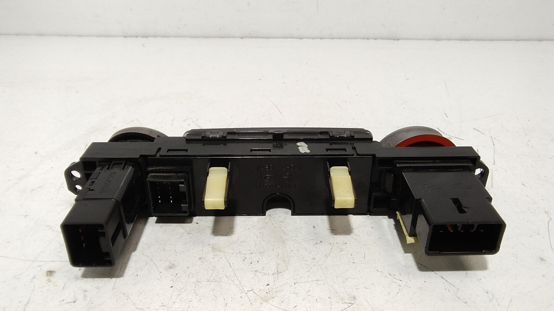 Interruttore Luci Emergenza 937901J000UX Usato
