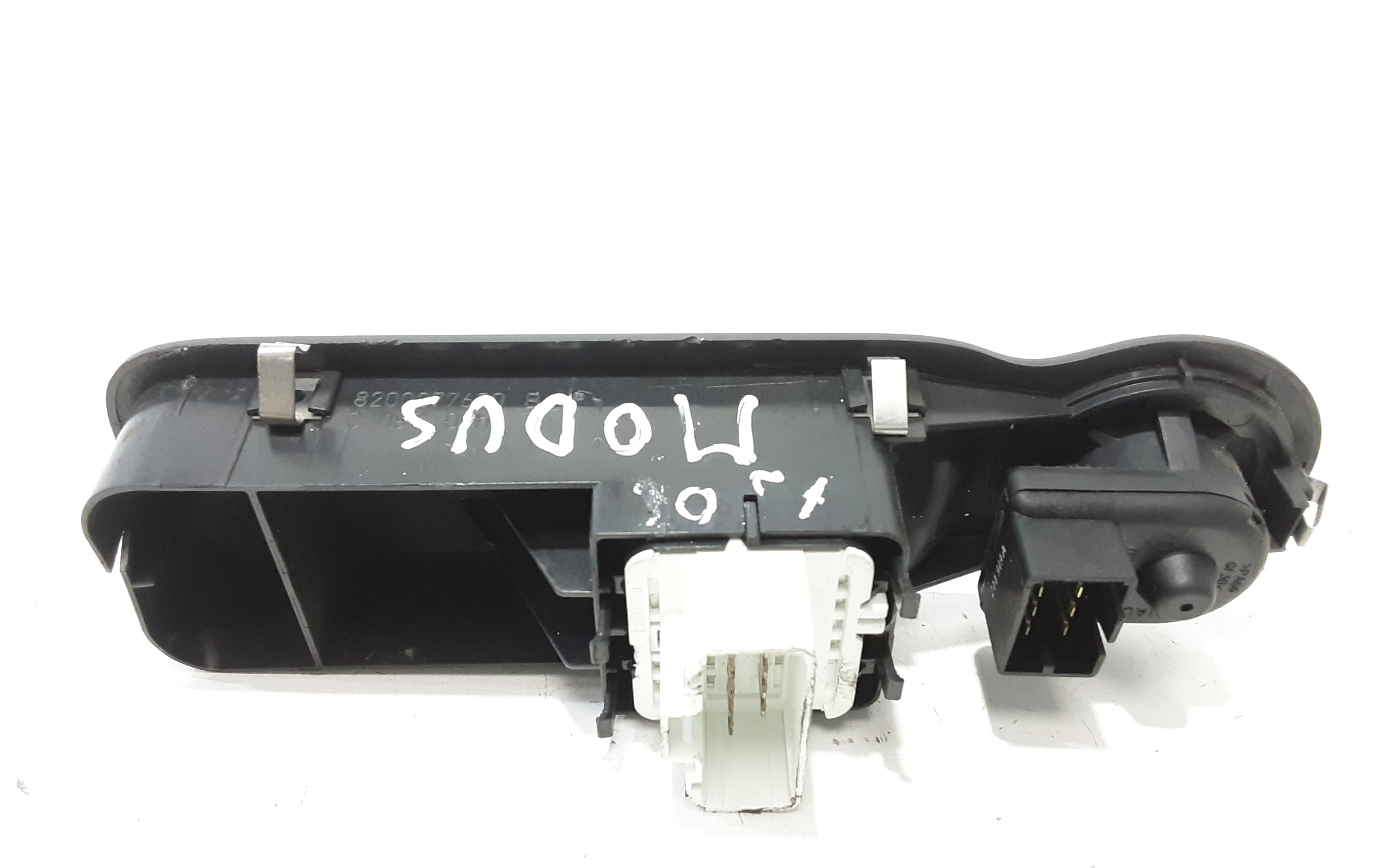 Interruttore Alzacristalli Porta Ant. Sinistro 8200214939 Usato