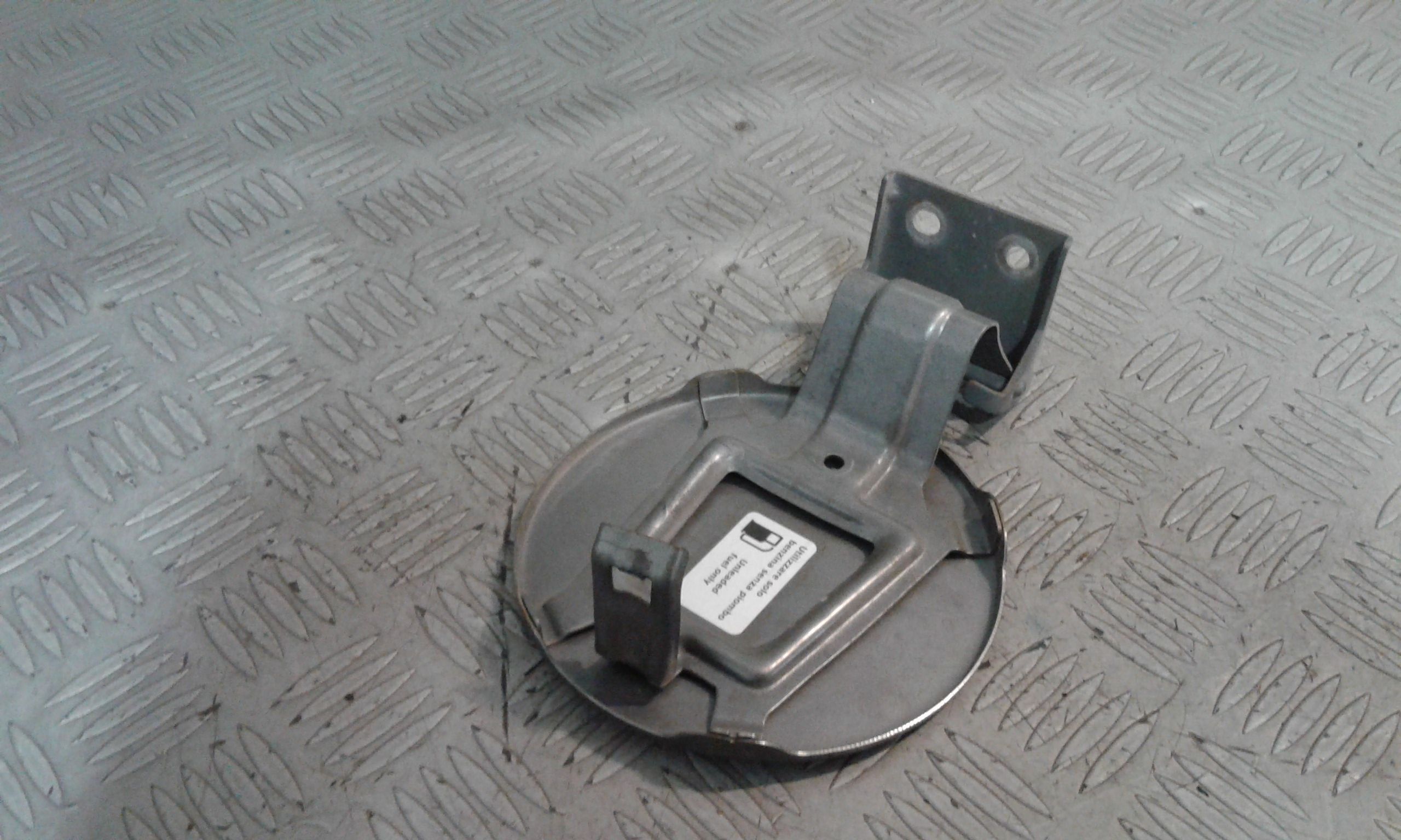 Sportello Carburante Usato