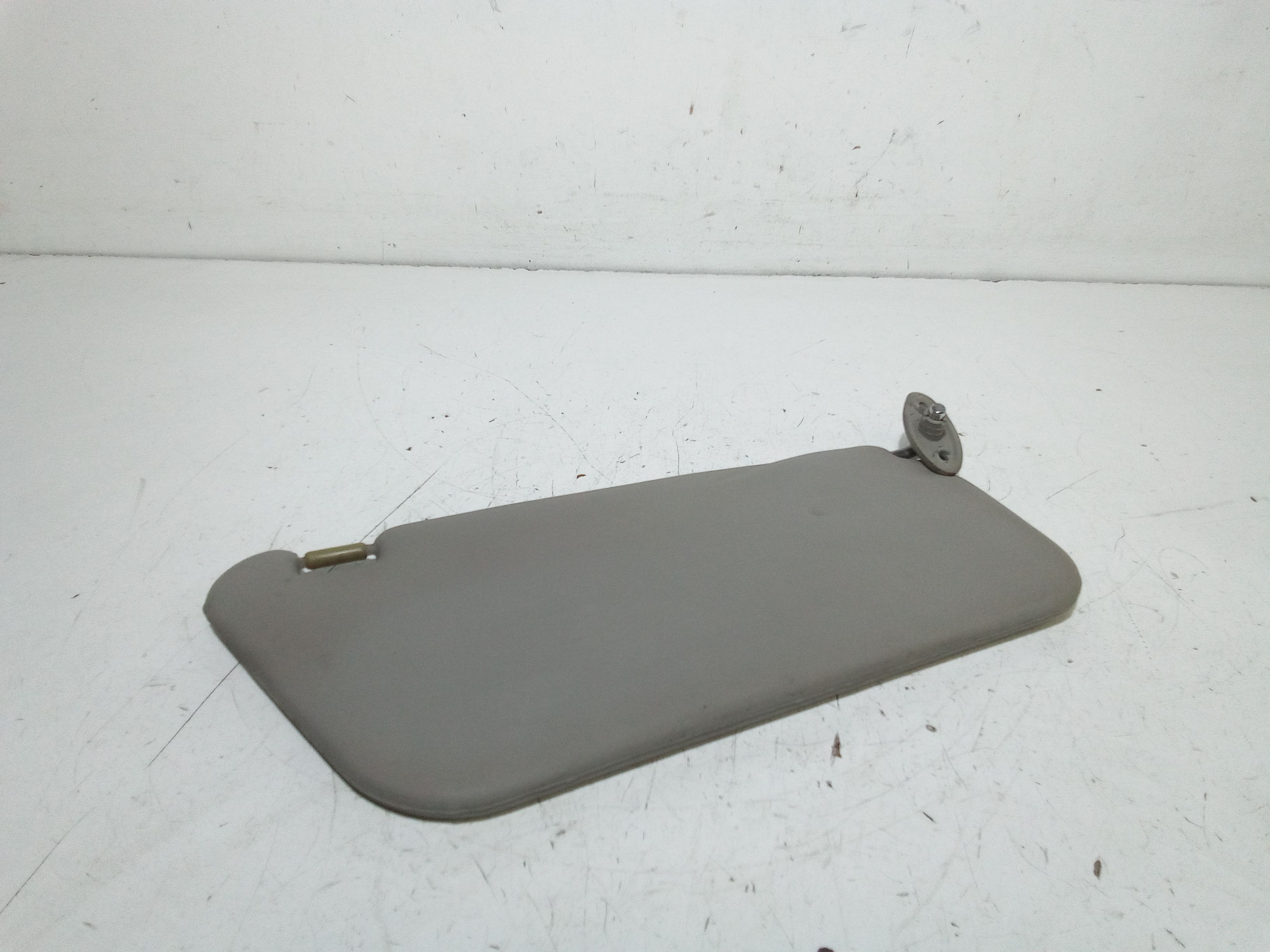 Aletta Parasole Parabrezza Destro 8200240038 Usato